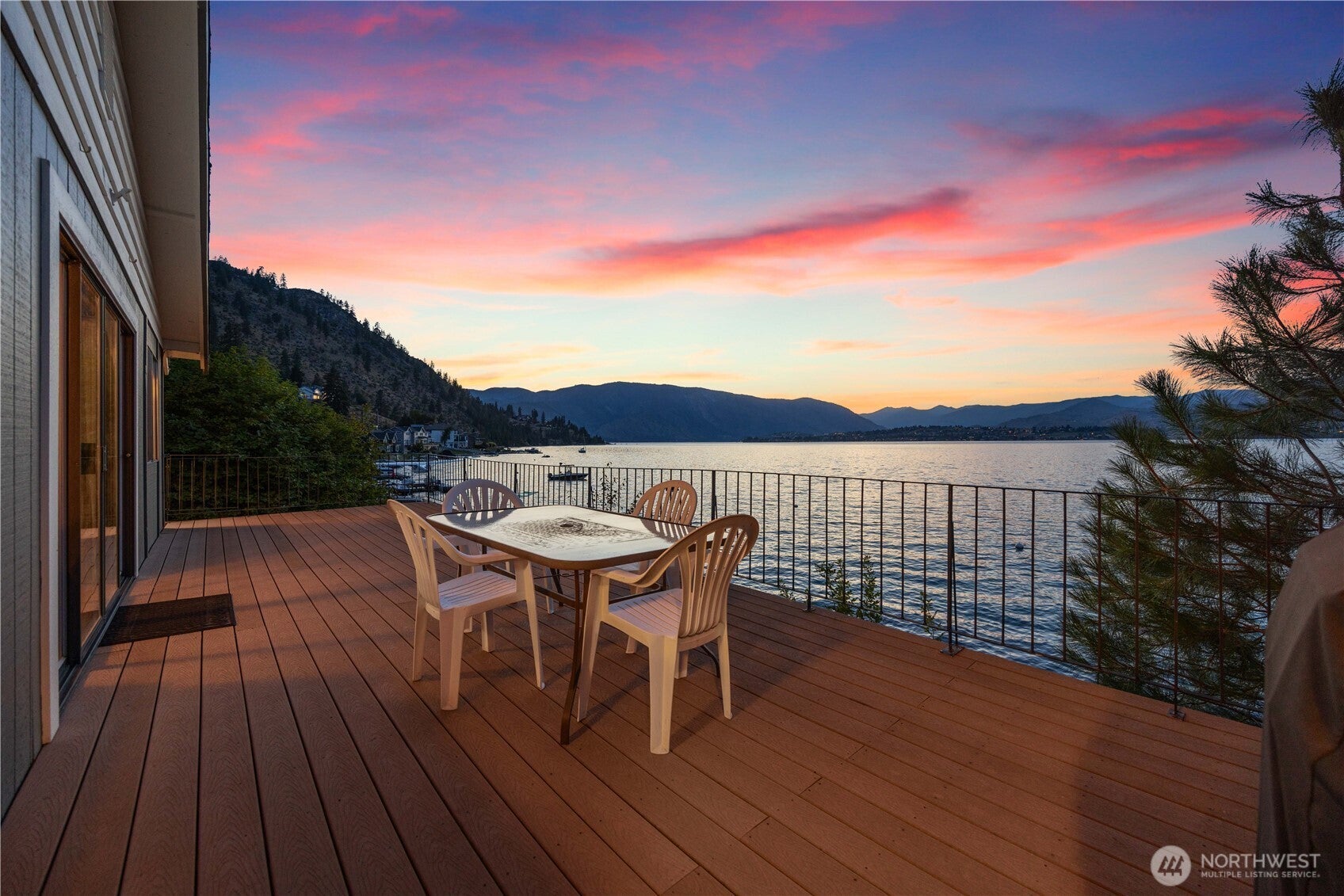Chelan, Washington, 98816, United States, 2 Bedrooms Bedrooms, ,1 BathroomBathrooms,Residential,Active,1971795