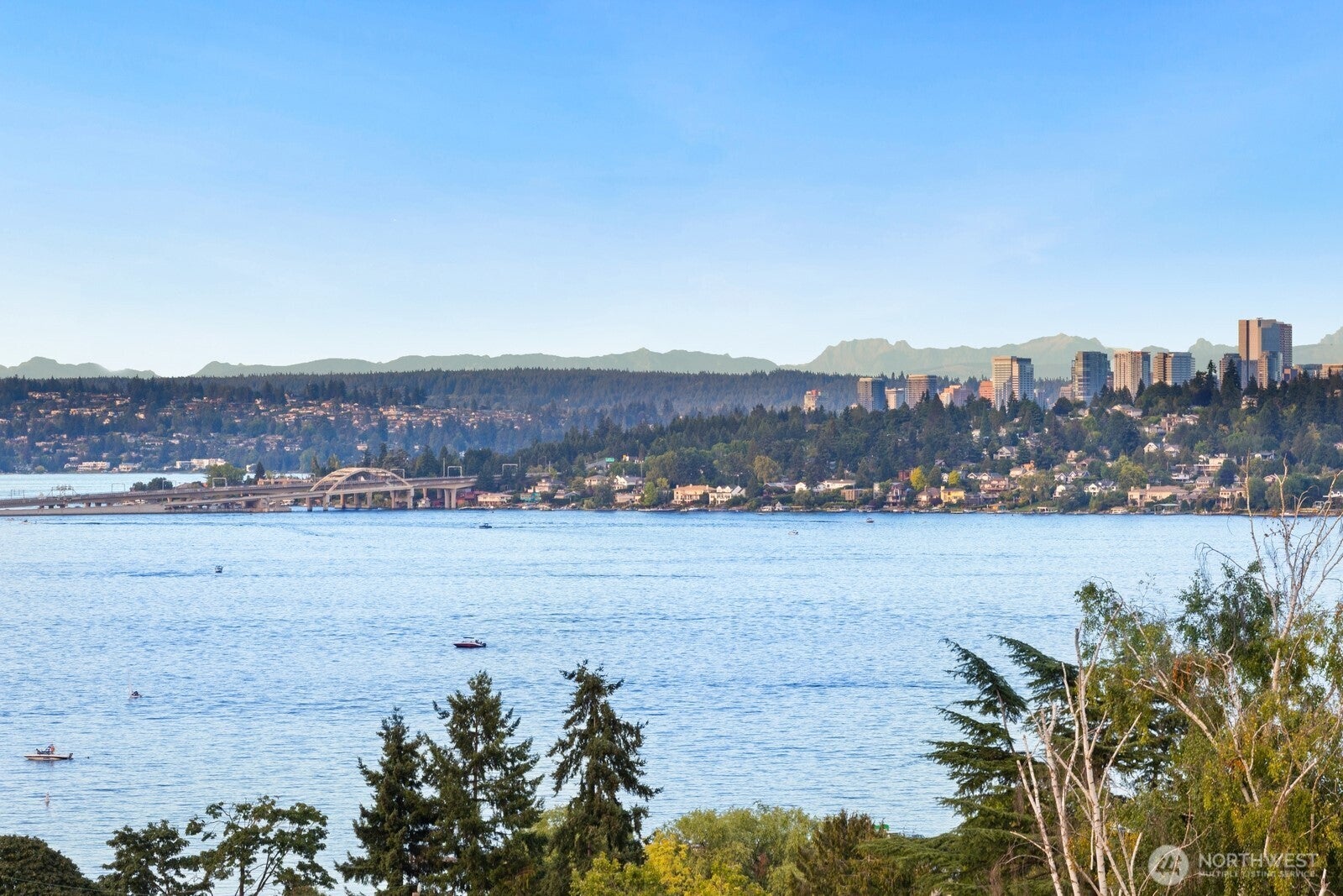 Seattle, Washington, 98118, United States, 5 Bedrooms Bedrooms, ,4 BathroomsBathrooms,Residential,Active,1909862