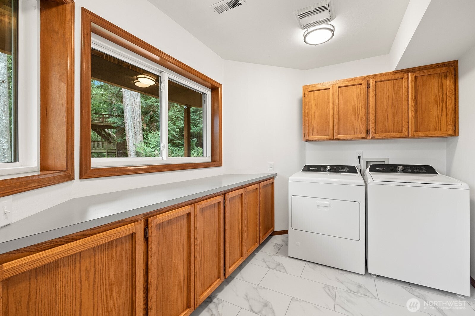 Issaquah, Washington, 98027, United States, 4 Bedrooms Bedrooms, ,3 BathroomsBathrooms,Residential,Active,1952447