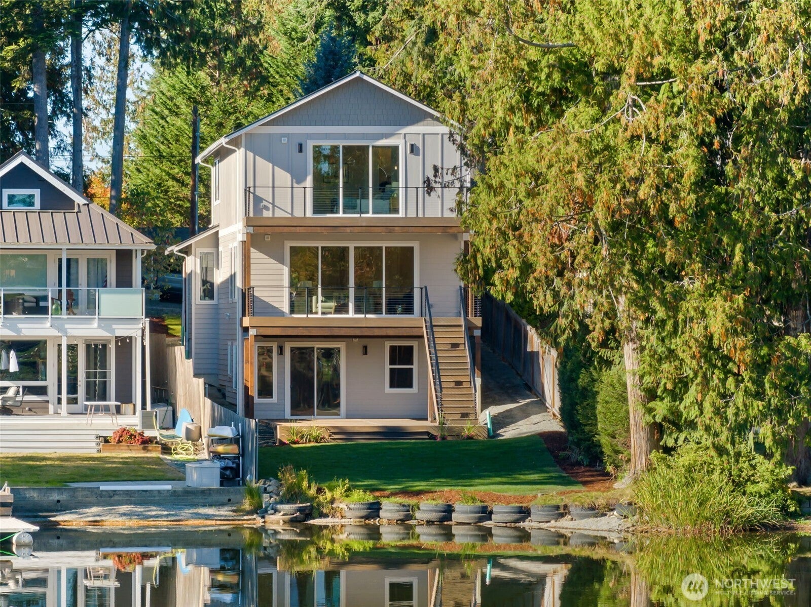 Maple Valley, Washington, 98038, United States, 4 Bedrooms Bedrooms, ,4 BathroomsBathrooms,Residential,Active,1965803