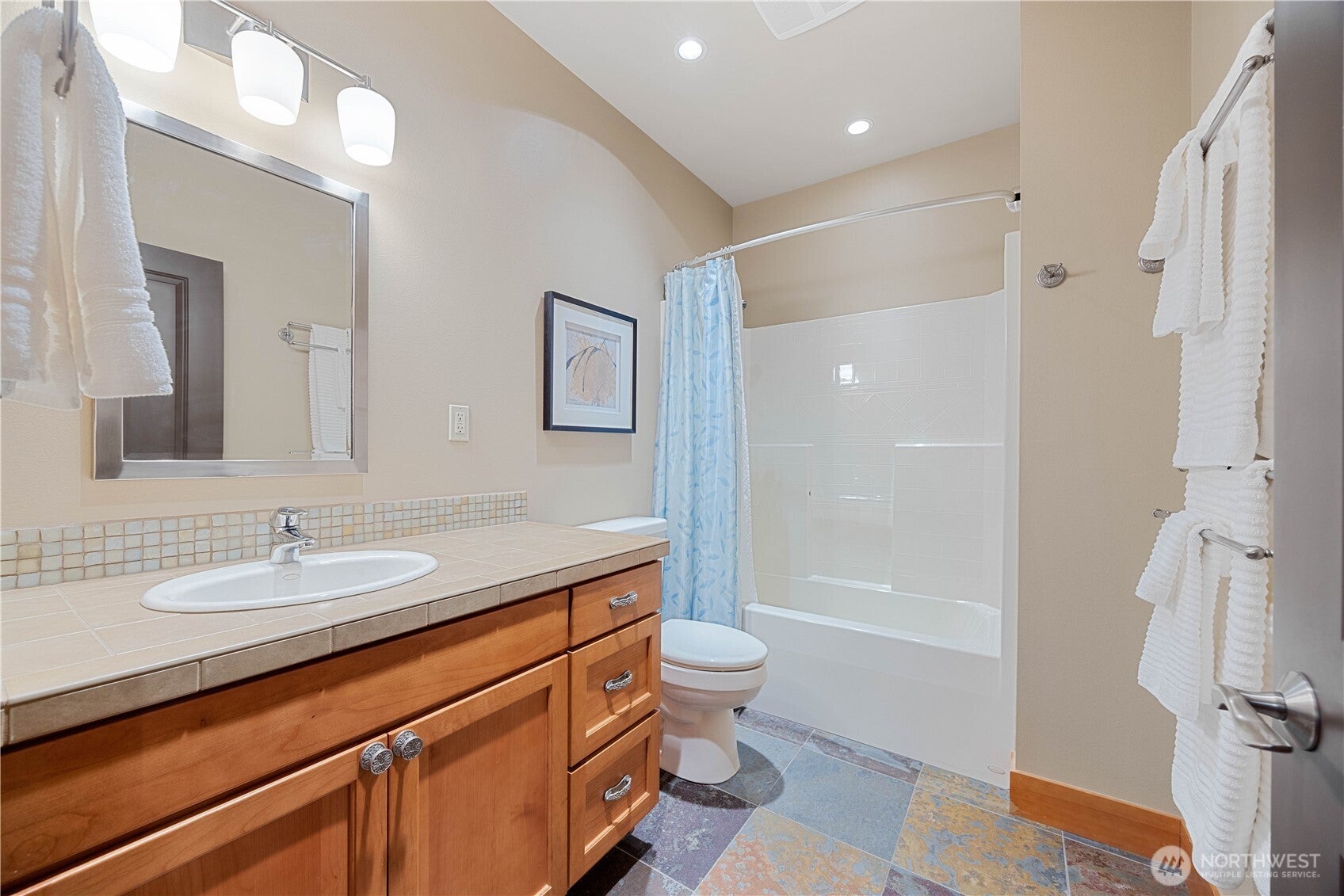 Chelan, Washington, 98816, United States, 4 Bedrooms Bedrooms, ,4 BathroomsBathrooms,Residential,Active,1869141