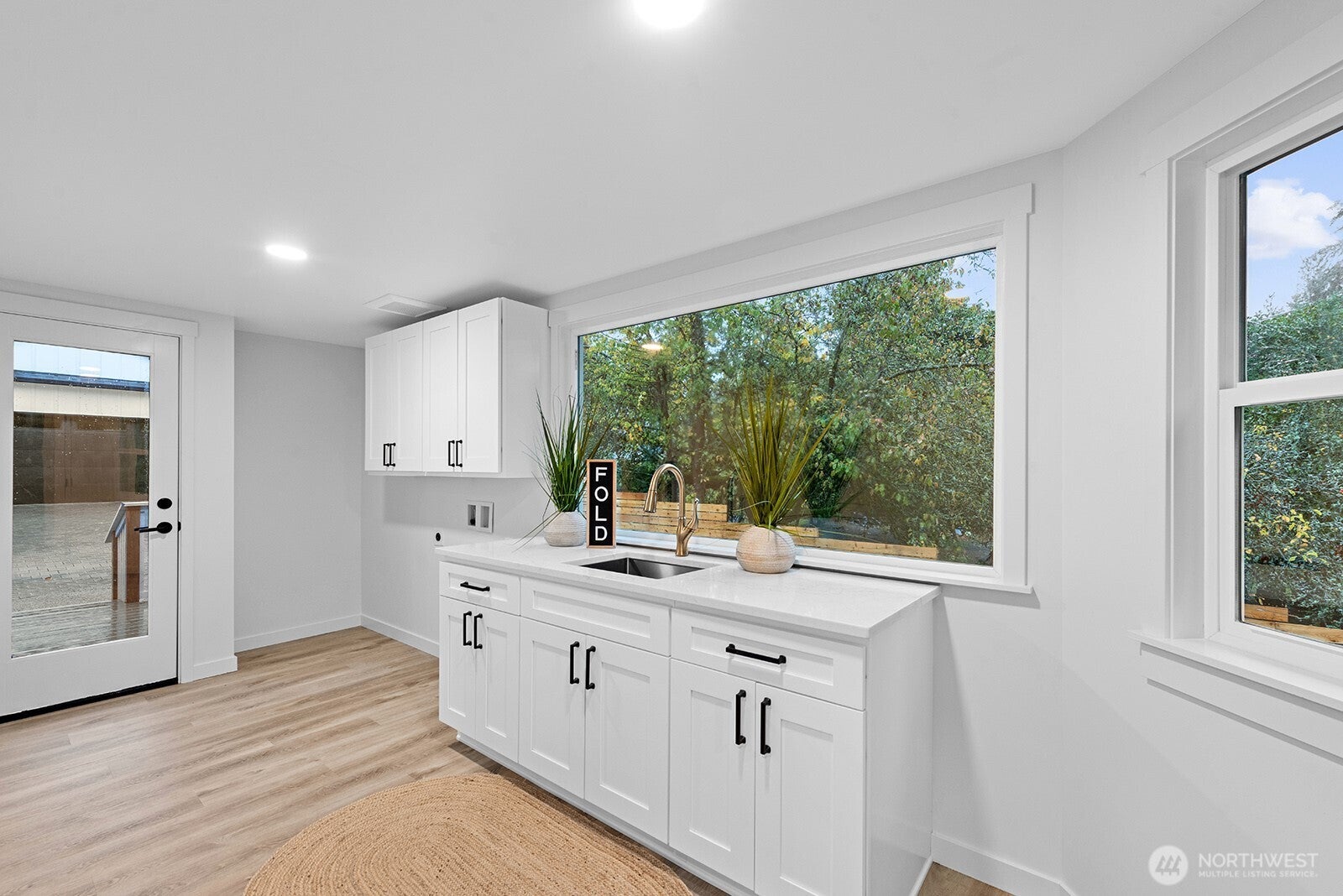 Seattle, Washington, 98125, United States, 4 Bedrooms Bedrooms, ,4 BathroomsBathrooms,Residential,Active,1988485