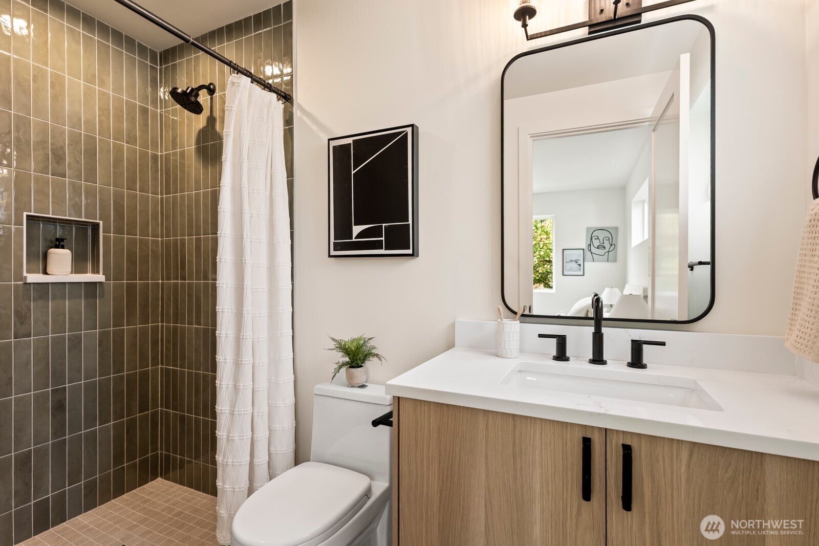 Seattle, Washington, 98116, United States, 4 Bedrooms Bedrooms, ,4 BathroomsBathrooms,Residential,Active,1944091