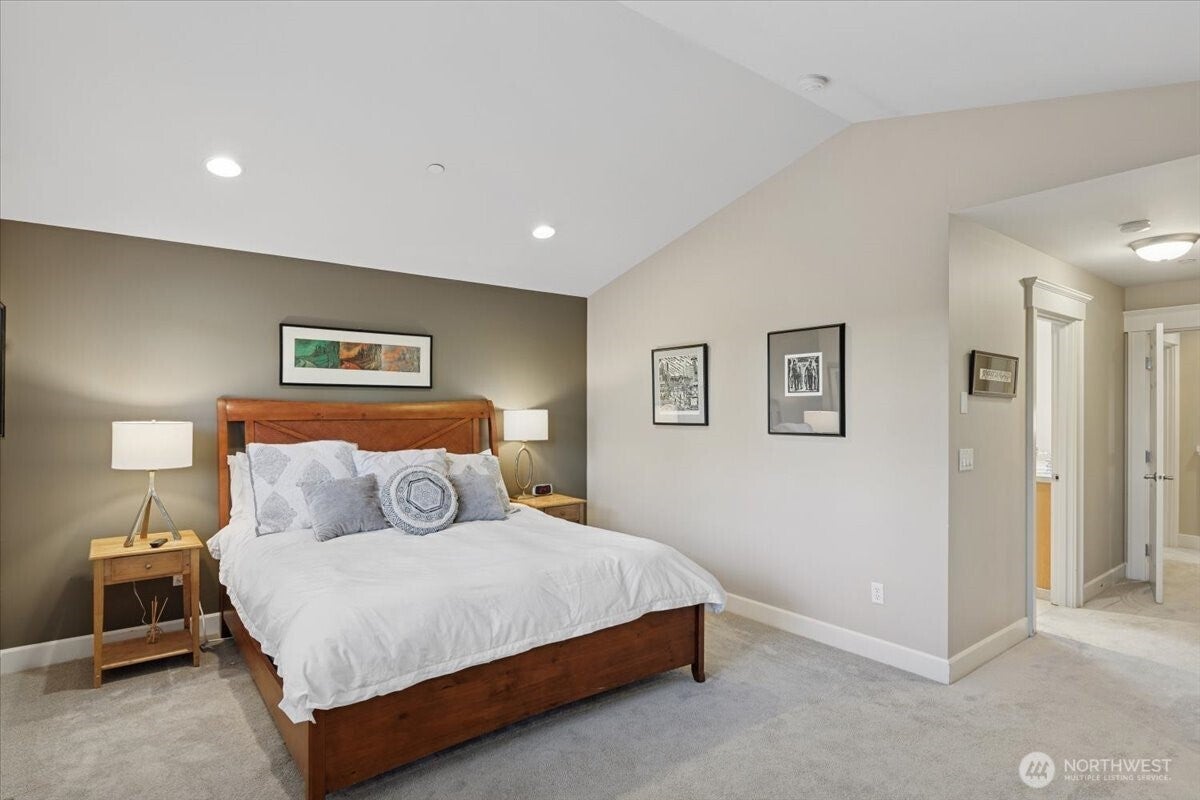 Lake Forest Park, Washington, 98155, United States, 6 Bedrooms Bedrooms, ,4 BathroomsBathrooms,Residential,Active,1996284