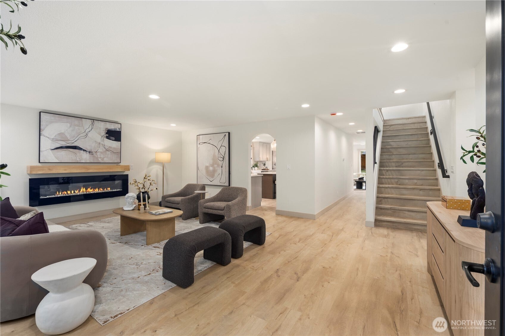 Shoreline, Washington, 98133, United States, 4 Bedrooms Bedrooms, ,3 BathroomsBathrooms,Residential,Active,1944038