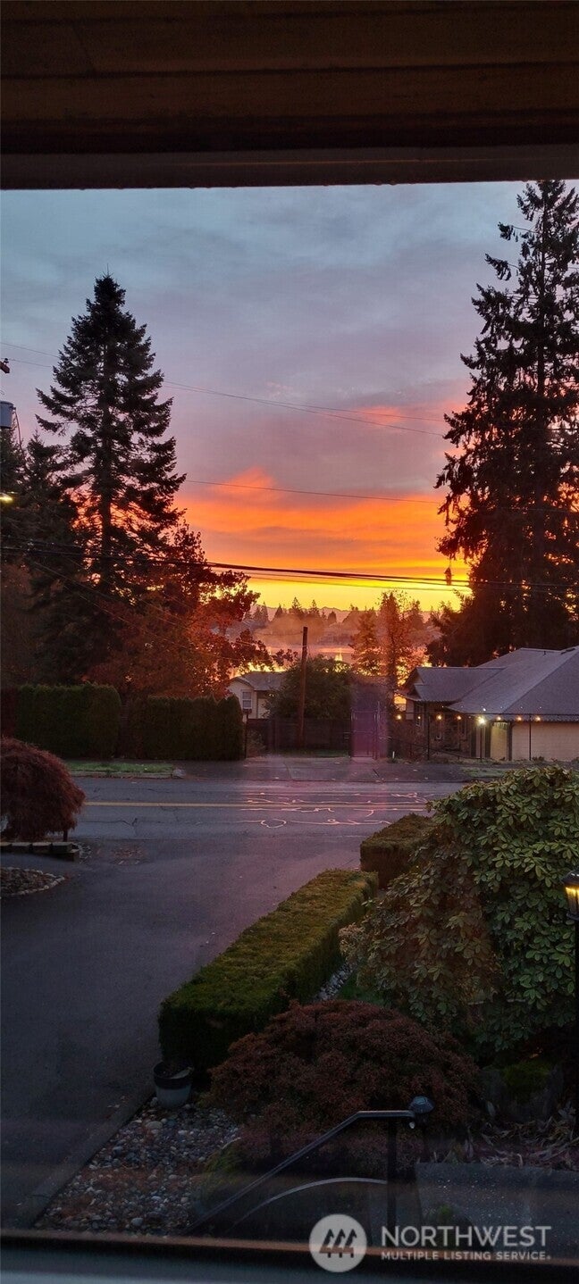 Lynnwood, Washington, 98087, United States, 3 Bedrooms Bedrooms, ,3 BathroomsBathrooms,Residential,Active,1987204