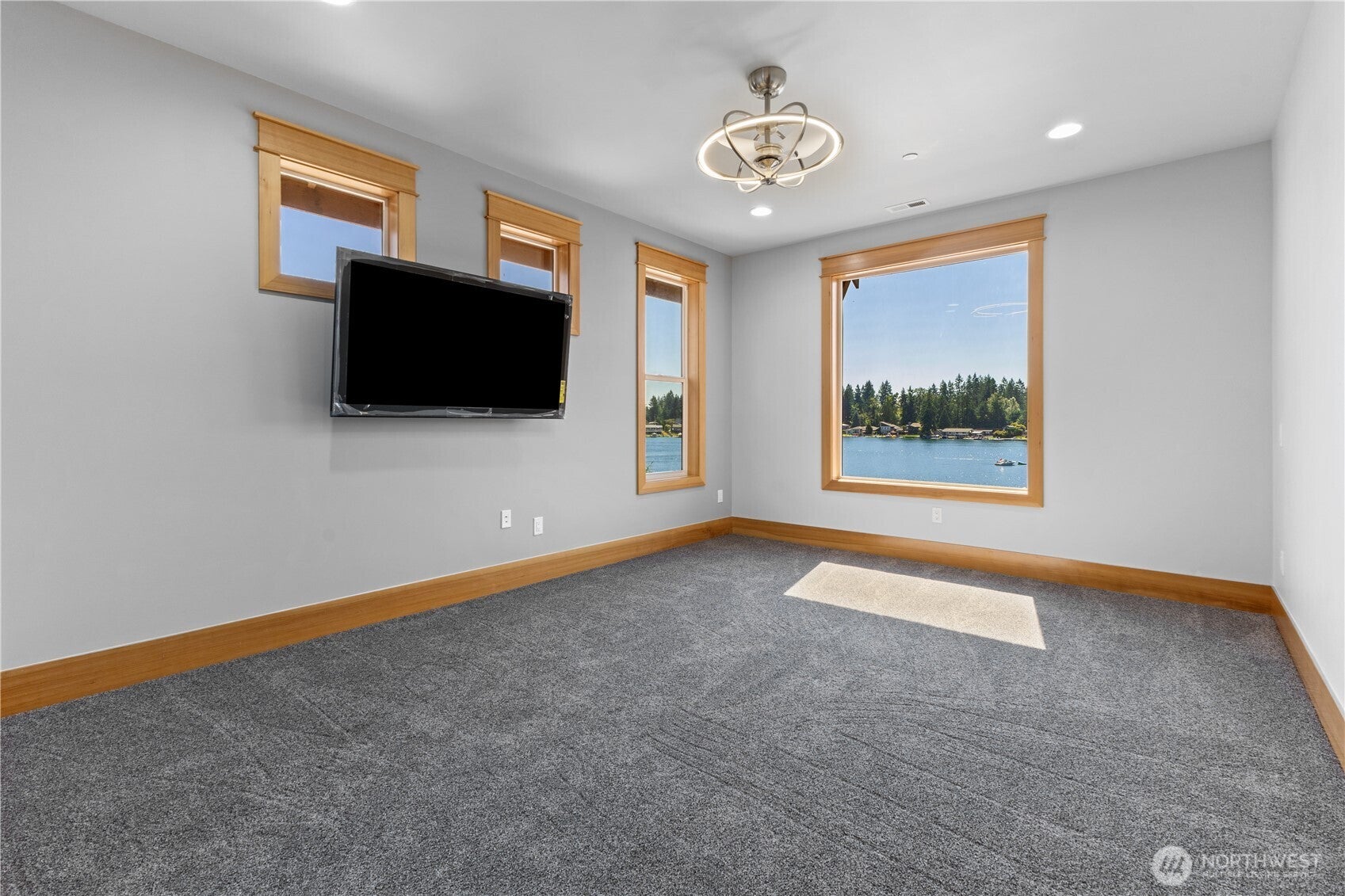 Lake Tapps, Washington, 98391, United States, 3 Bedrooms Bedrooms, ,6 BathroomsBathrooms,Residential,Active,1914925