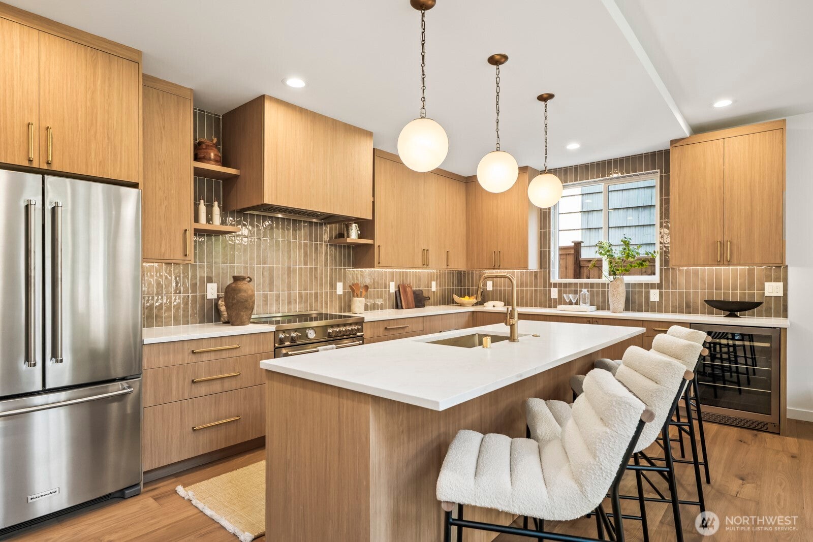 Seattle, Washington, 98116, United States, 4 Bedrooms Bedrooms, ,4 BathroomsBathrooms,Residential,Active,1944091