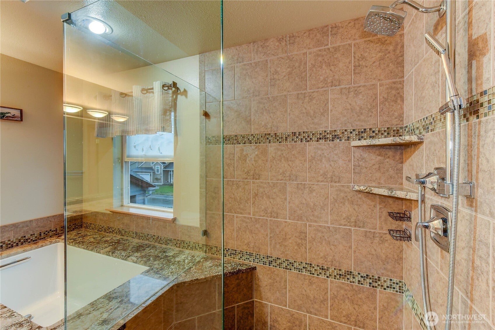 Kenmore, Washington, 98028, United States, 4 Bedrooms Bedrooms, ,3 BathroomsBathrooms,Residential,Pending,1824038