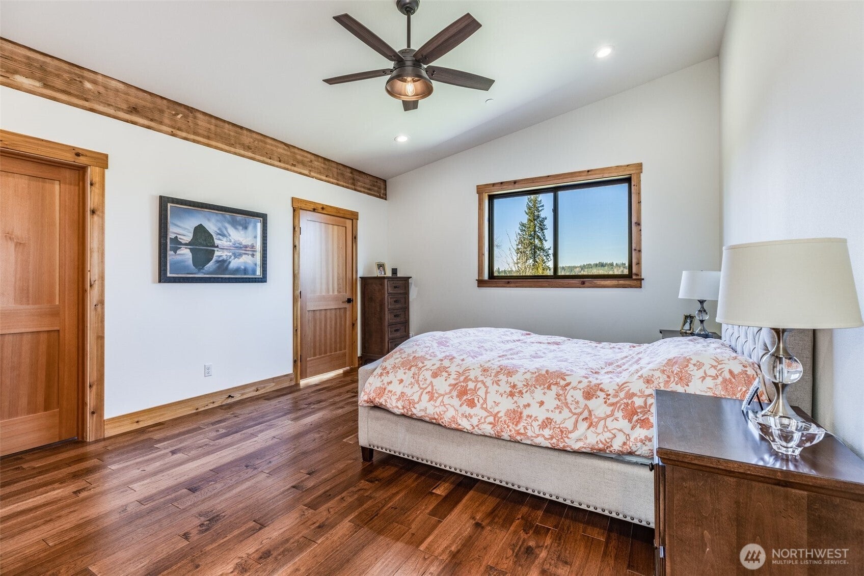Eatonville, Washington, 98328, United States, 3 Bedrooms Bedrooms, ,3 BathroomsBathrooms,Residential,Active,1798196
