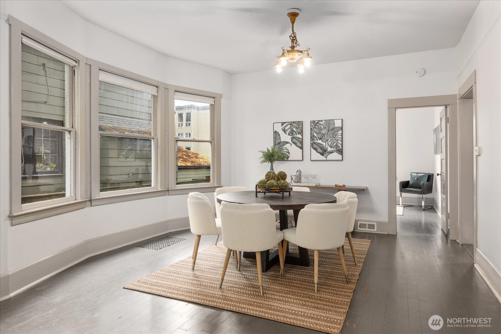 Seattle, Washington, 98102, United States, 4 Bedrooms Bedrooms, ,2 BathroomsBathrooms,Residential,Active,1905356
