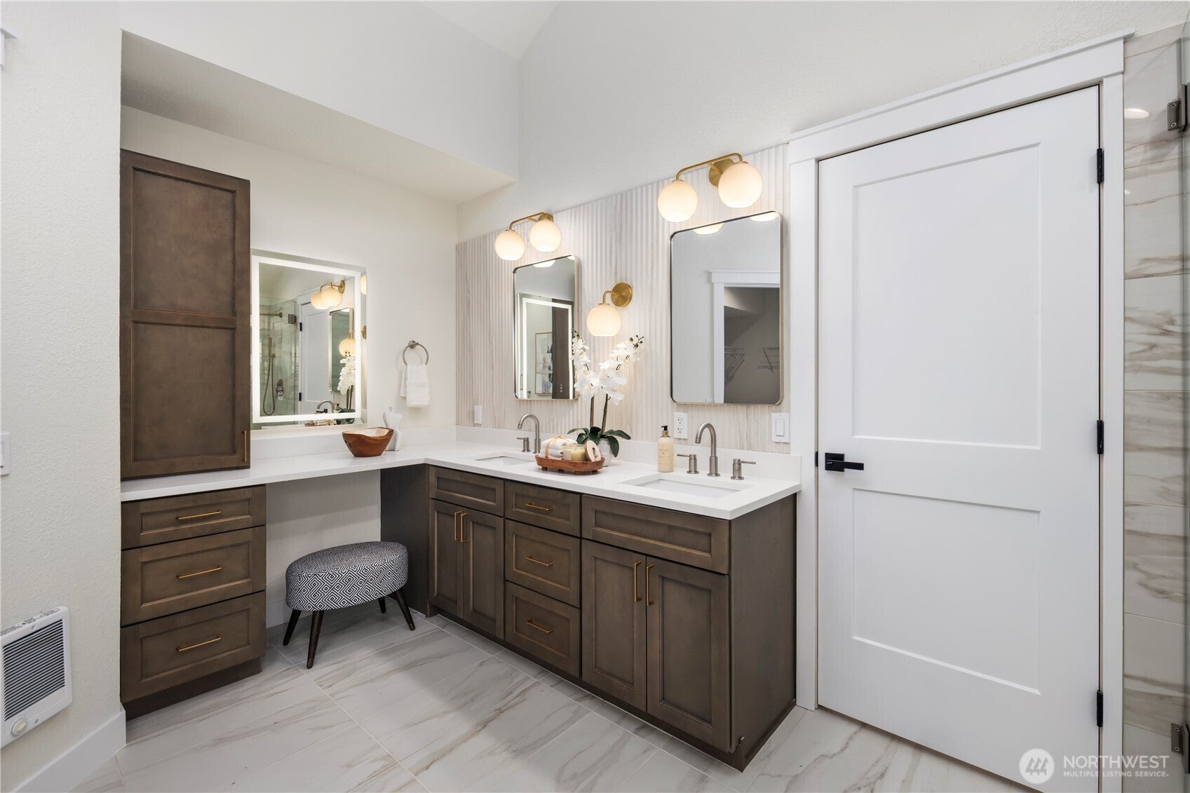 Shoreline, Washington, 98133, United States, 4 Bedrooms Bedrooms, ,3 BathroomsBathrooms,Residential,Active,1944038
