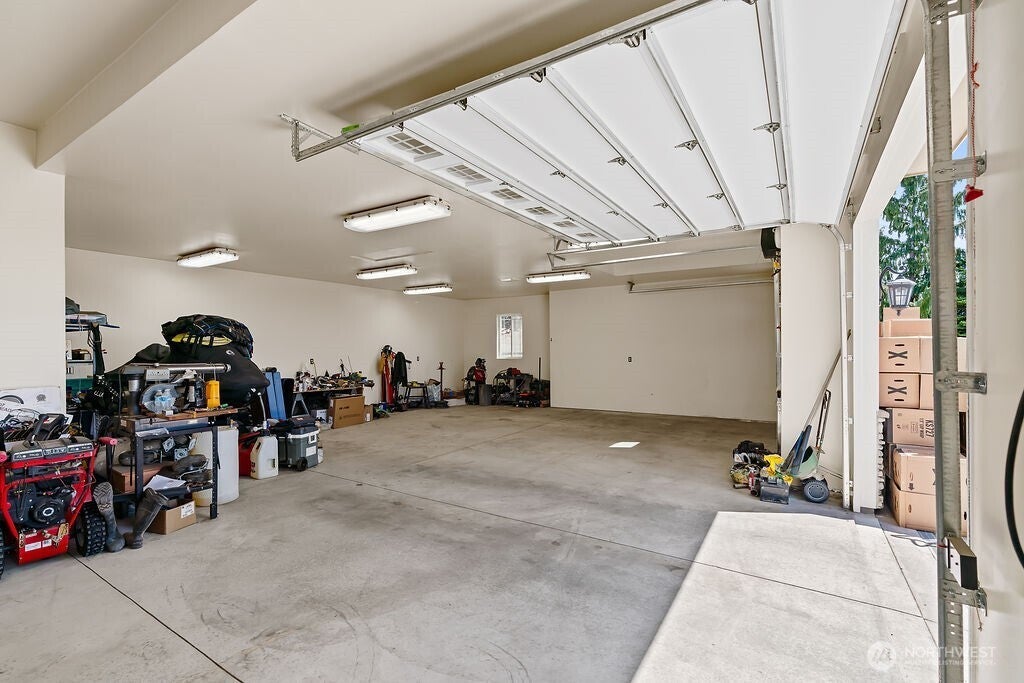 Yakima, Washington, 98901, United States, 4 Bedrooms Bedrooms, ,3 BathroomsBathrooms,Residential,Active,1820832