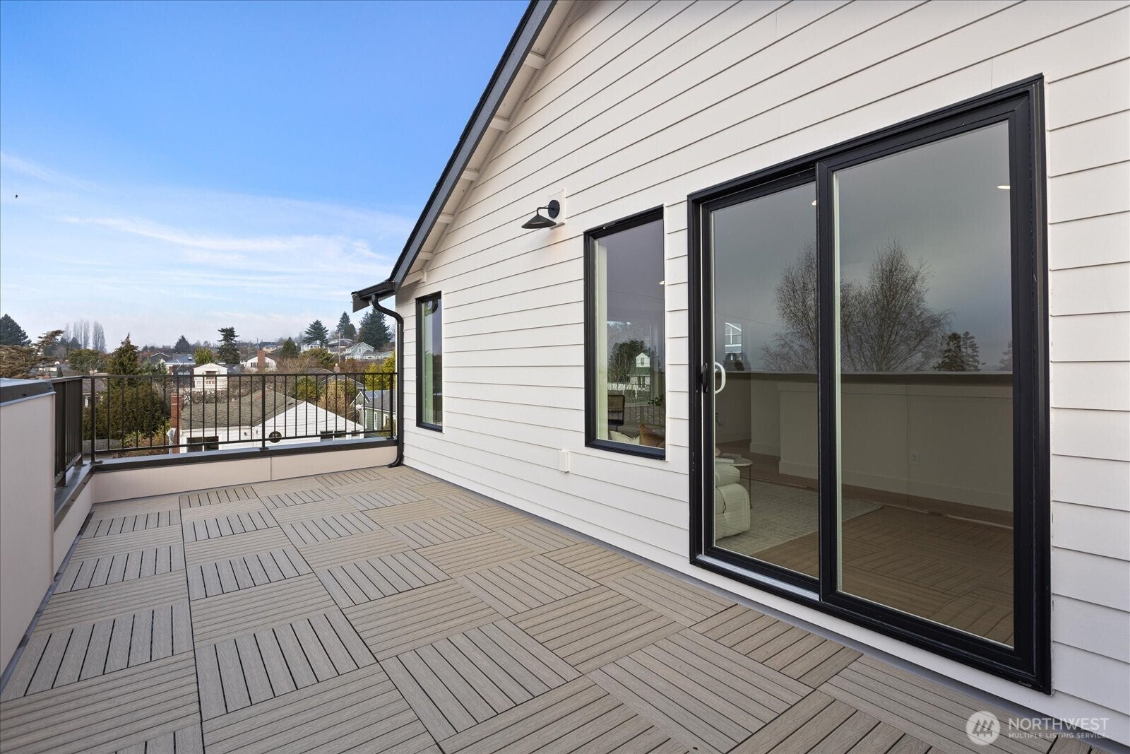 Seattle, Washington, 98107, United States, 4 Bedrooms Bedrooms, ,4 BathroomsBathrooms,Residential,Active,2008283