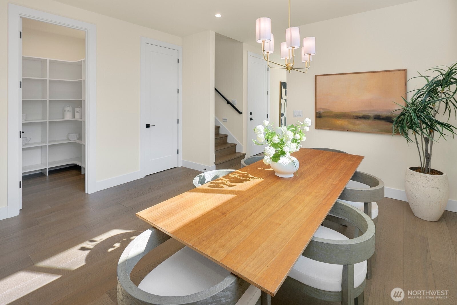 Seattle, Washington, 98115, United States, 4 Bedrooms Bedrooms, ,4 BathroomsBathrooms,Residential,Active,1934821