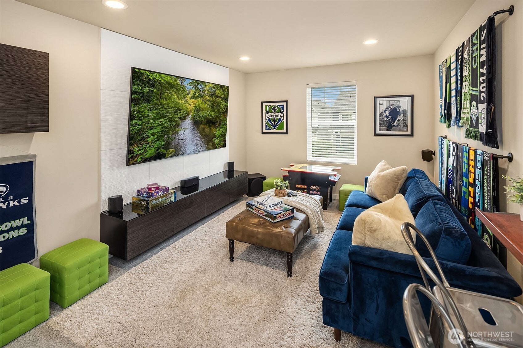 Snoqualmie, Washington, 98065, United States, 5 Bedrooms Bedrooms, ,3 BathroomsBathrooms,Residential,Active,1929447