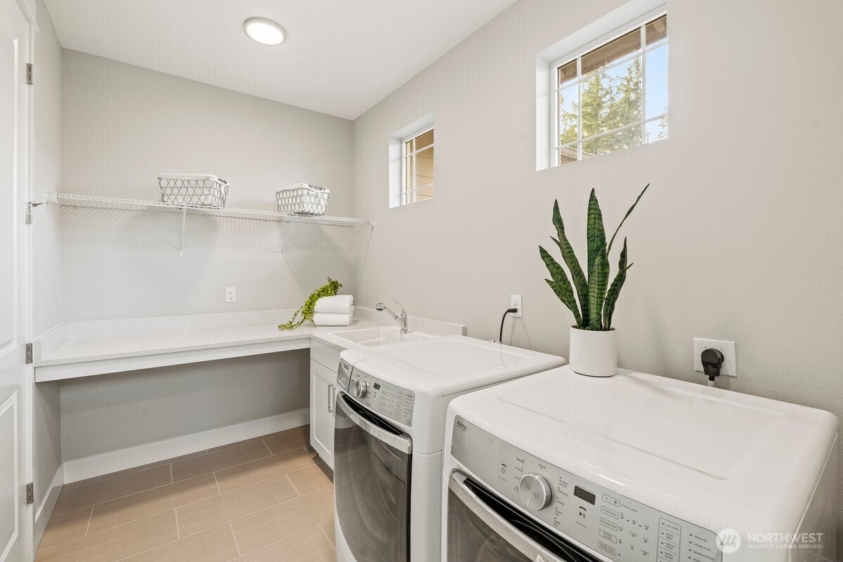 Bothell, Washington, 98021, United States, 4 Bedrooms Bedrooms, ,5 BathroomsBathrooms,Residential,Active,1860296