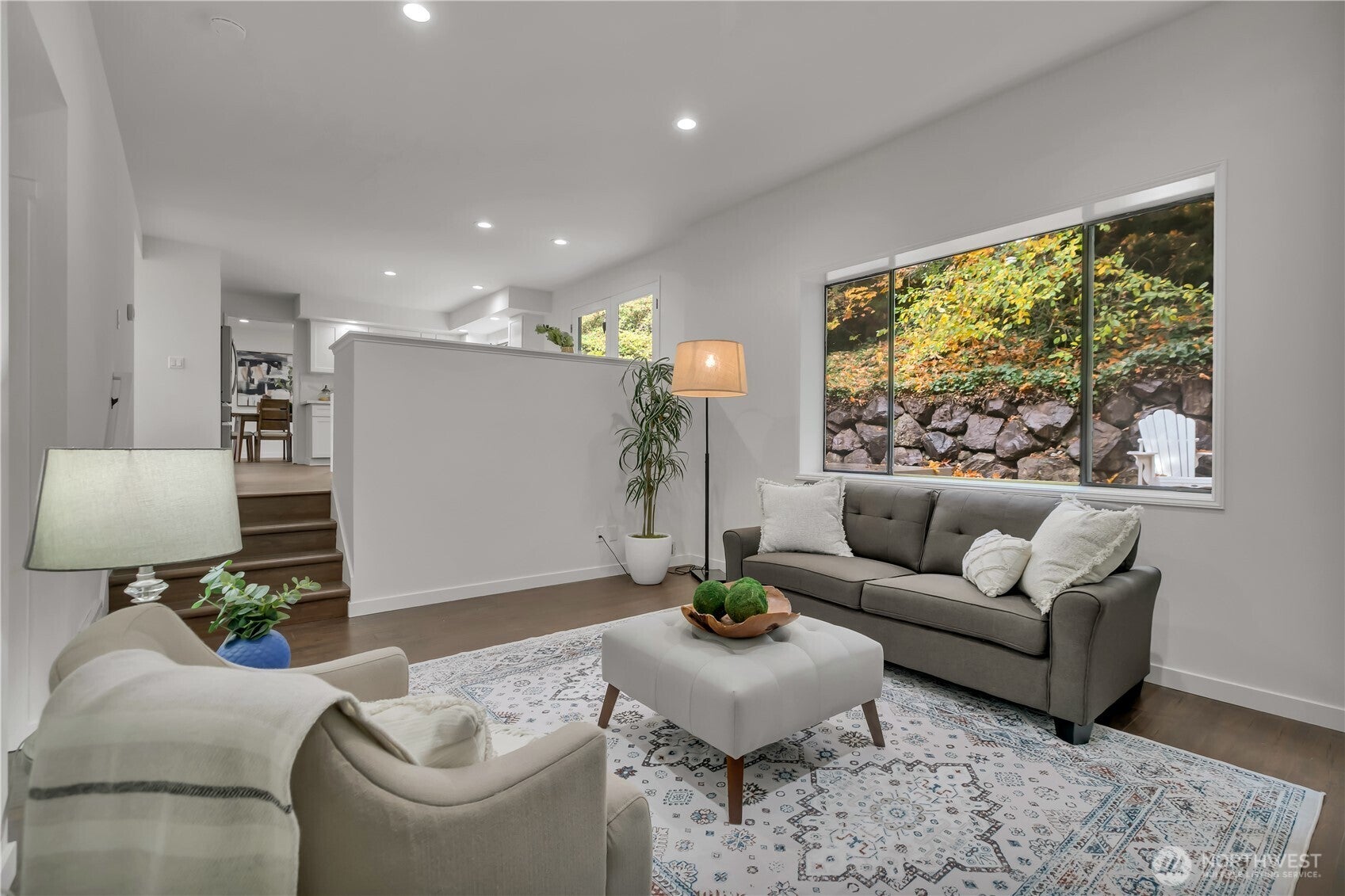 Bellevue, Washington, 98005, United States, 4 Bedrooms Bedrooms, ,3 BathroomsBathrooms,Residential,Active,1988415