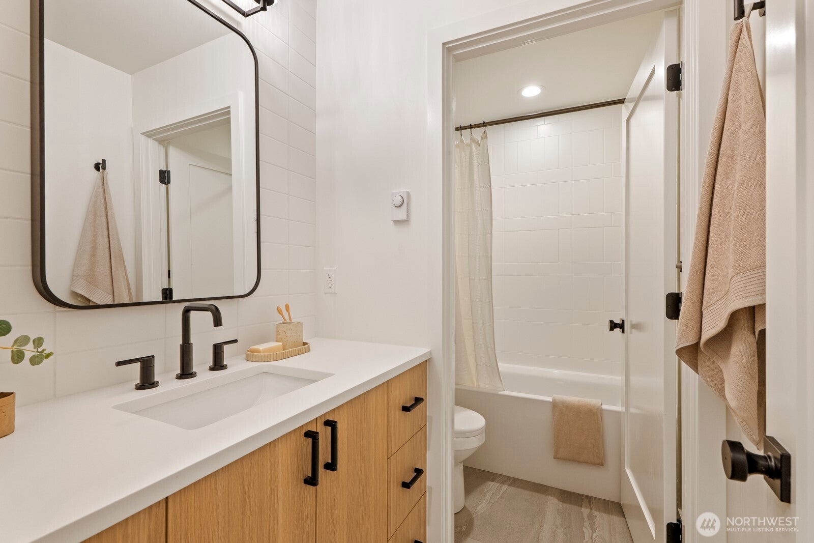 Seattle, Washington, 98116, United States, 3 Bedrooms Bedrooms, ,3 BathroomsBathrooms,Residential,Active,1942352