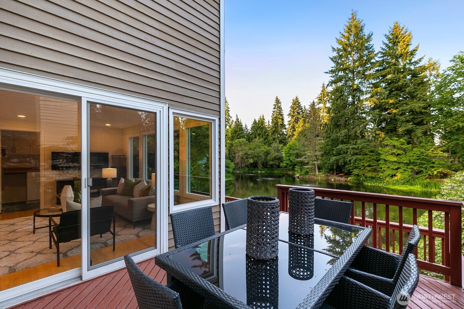 Kirkland, Washington, 98033, United States, 4 Bedrooms Bedrooms, ,3 BathroomsBathrooms,Residential,Active,1909901