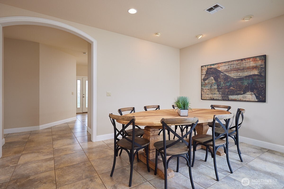 Walla Walla, Washington, 99362, United States, 5 Bedrooms Bedrooms, ,4 BathroomsBathrooms,Residential,Active,2001360