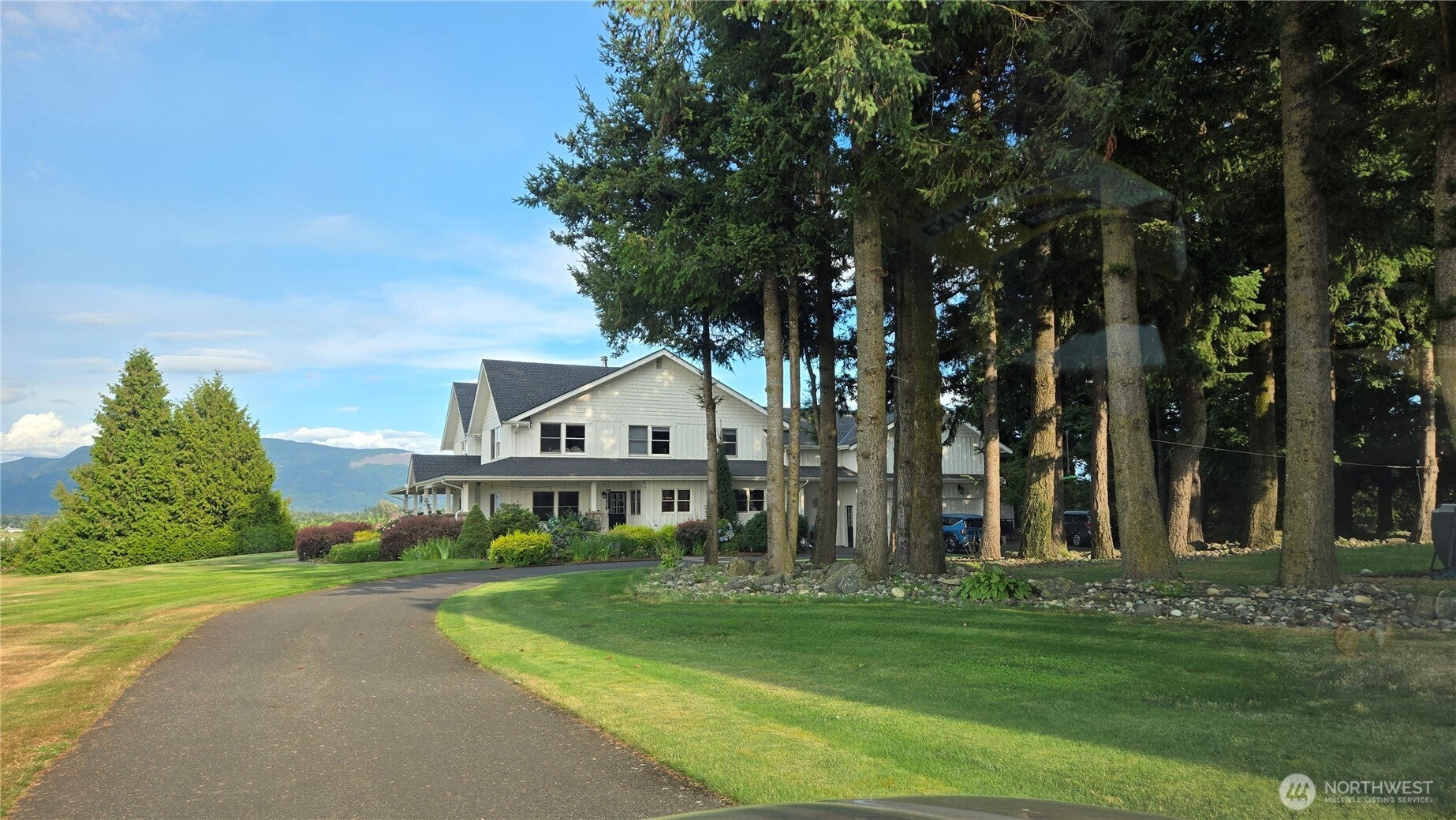 Lynden, Washington, 98264, United States, 4 Bedrooms Bedrooms, ,4 BathroomsBathrooms,Residential,Active,1922316