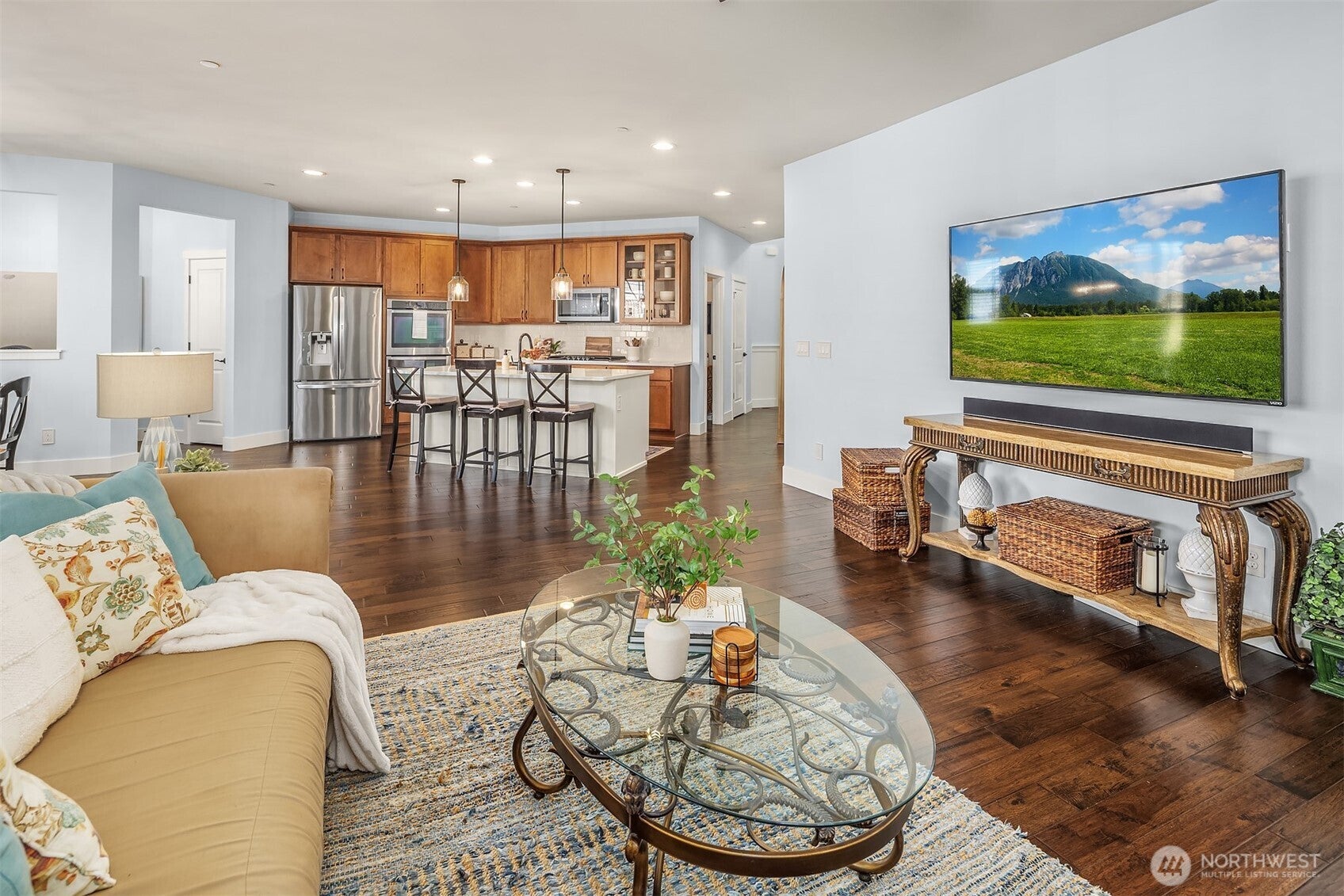 Snoqualmie, Washington, 98065, United States, 5 Bedrooms Bedrooms, ,4 BathroomsBathrooms,Residential,Active,1995292