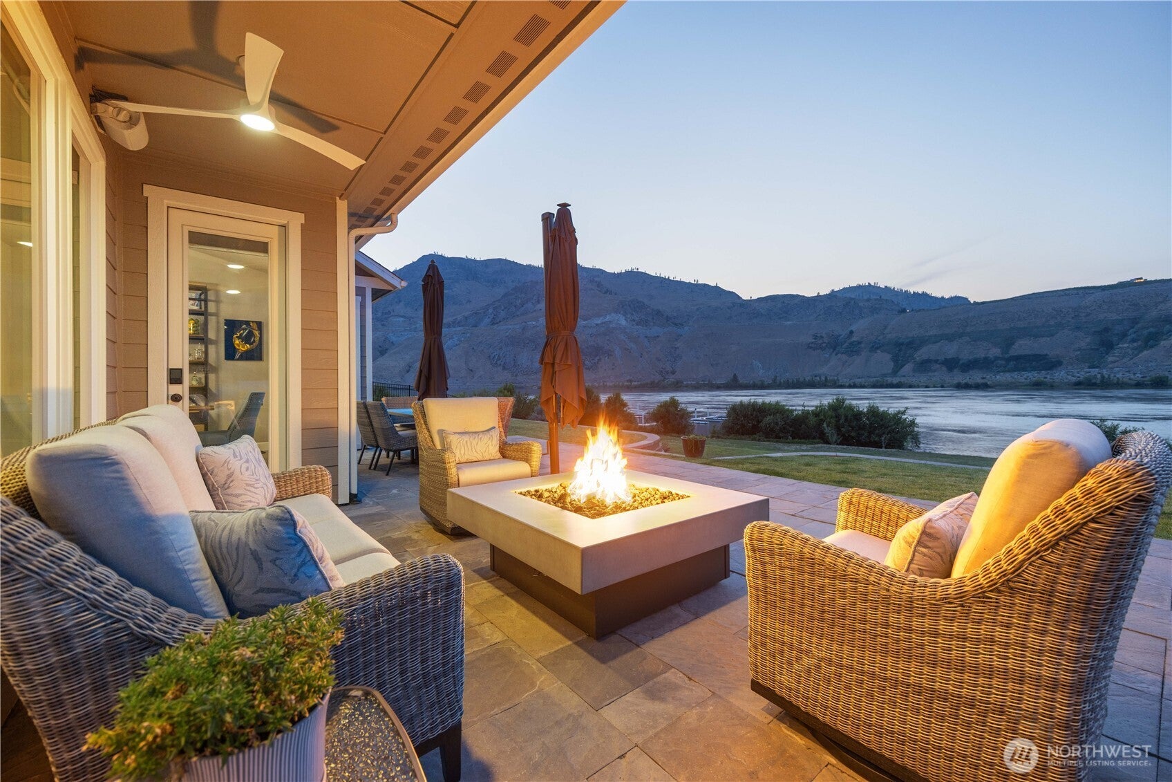 Orondo, Washington, 98843, United States, 4 Bedrooms Bedrooms, ,2 BathroomsBathrooms,Residential,Active,1919394