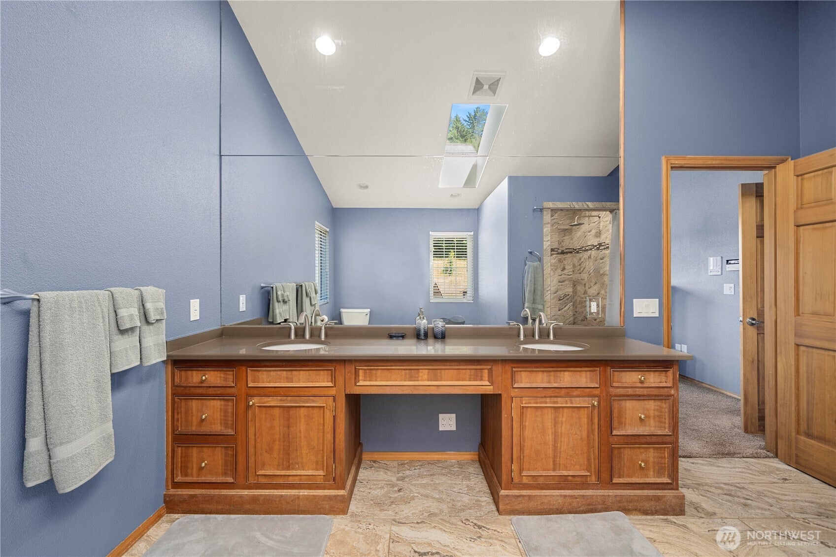 Shelton, Washington, 98584, United States, 5 Bedrooms Bedrooms, ,5 BathroomsBathrooms,Residential,Active,1877788