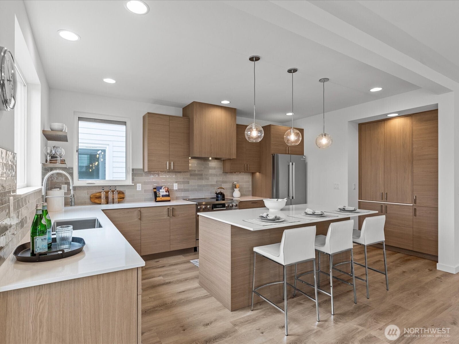 Seattle, Washington, 98117, United States, 4 Bedrooms Bedrooms, ,4 BathroomsBathrooms,Residential,Active,1996697