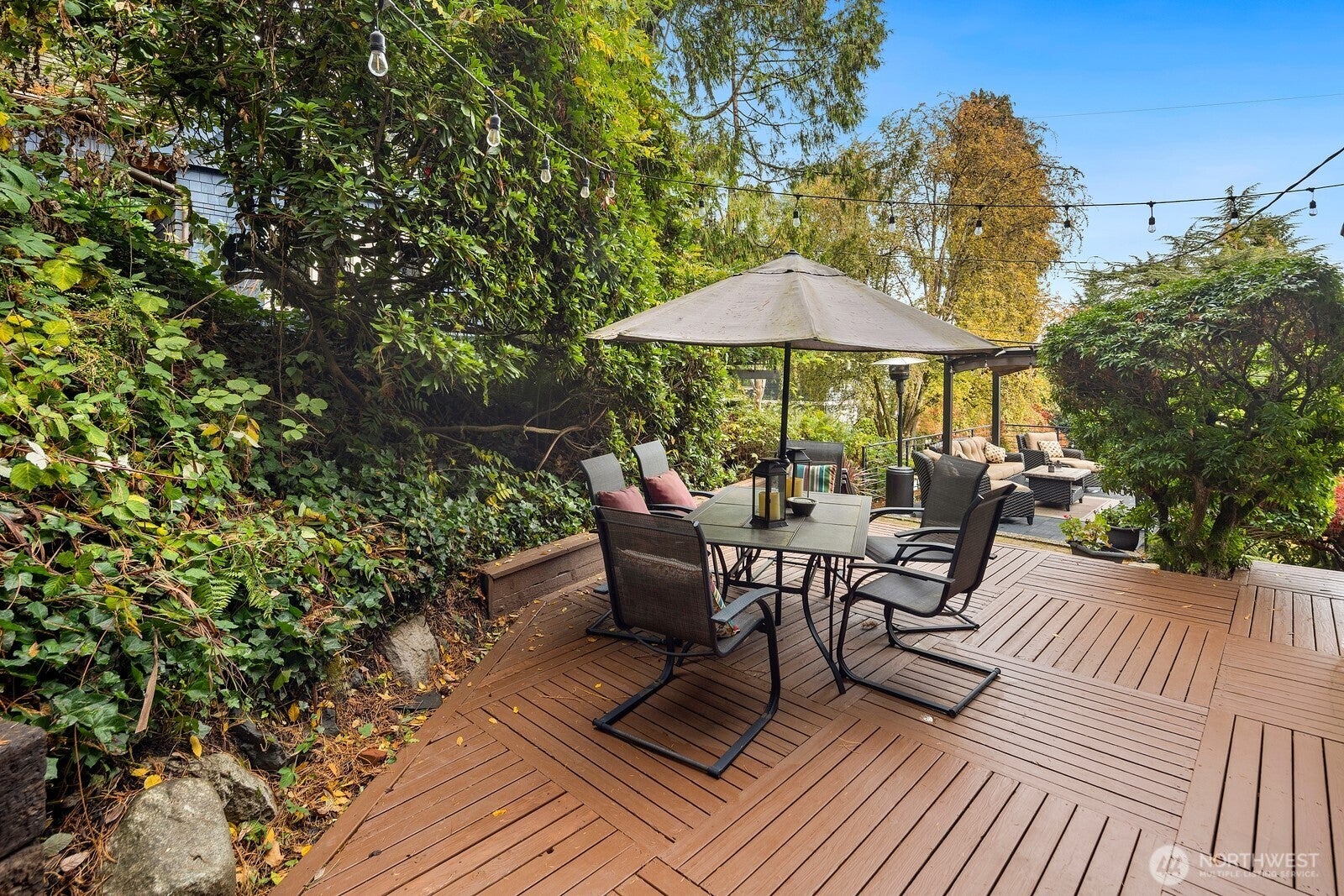 Seattle, Washington, 98122, United States, 3 Bedrooms Bedrooms, ,3 BathroomsBathrooms,Residential,Active,1988423