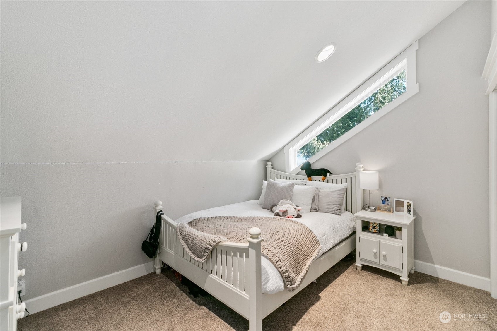 Eatonville, Washington, 98328, United States, 3 Bedrooms Bedrooms, ,4 BathroomsBathrooms,Residential,Pending,1702293