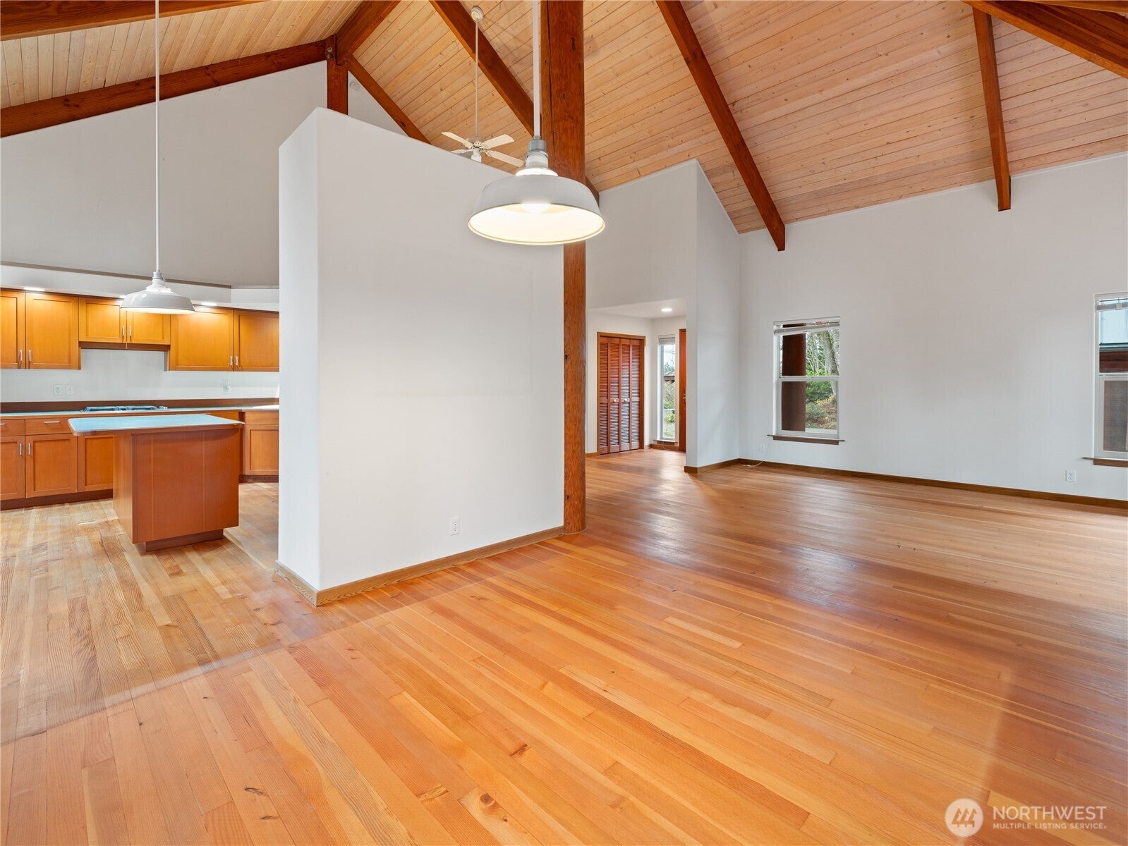 Anacortes, Washington, 98221, United States, 2 Bedrooms Bedrooms, ,3 BathroomsBathrooms,Residential,Active,1997600