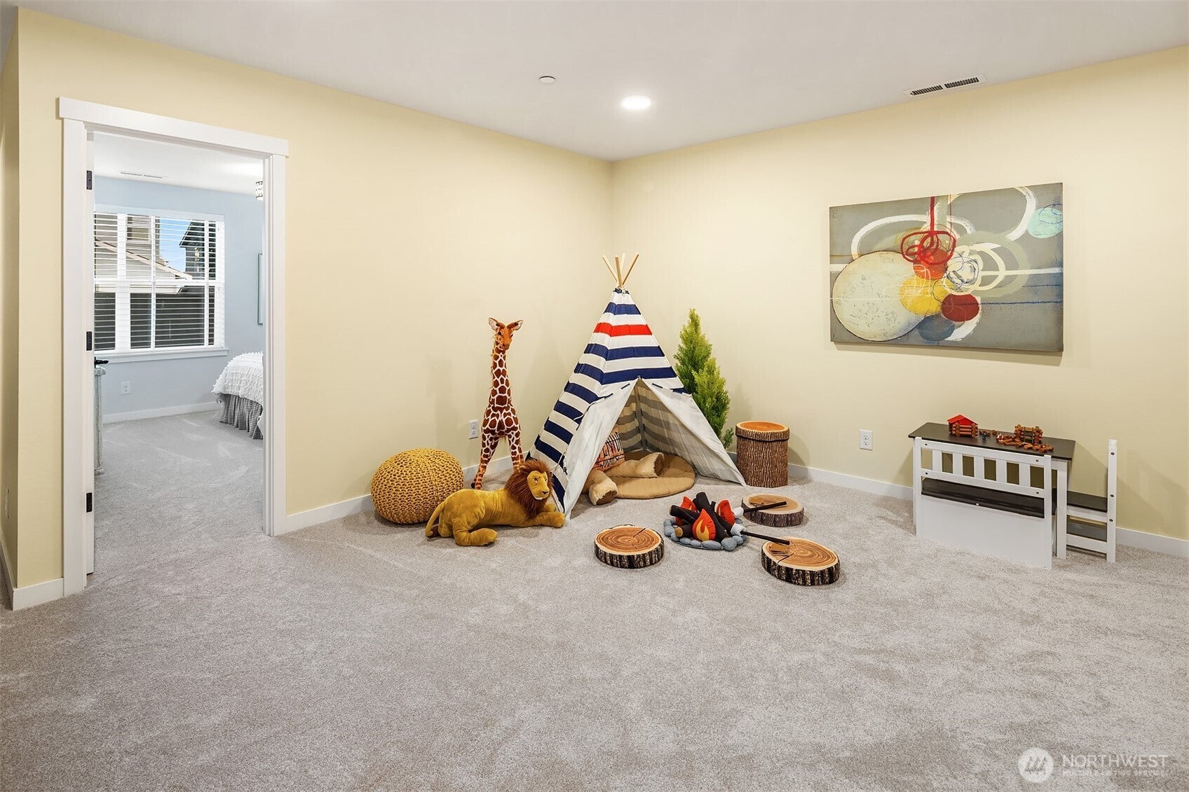 Snoqualmie, Washington, 98065, United States, 5 Bedrooms Bedrooms, ,4 BathroomsBathrooms,Residential,Active,1995292