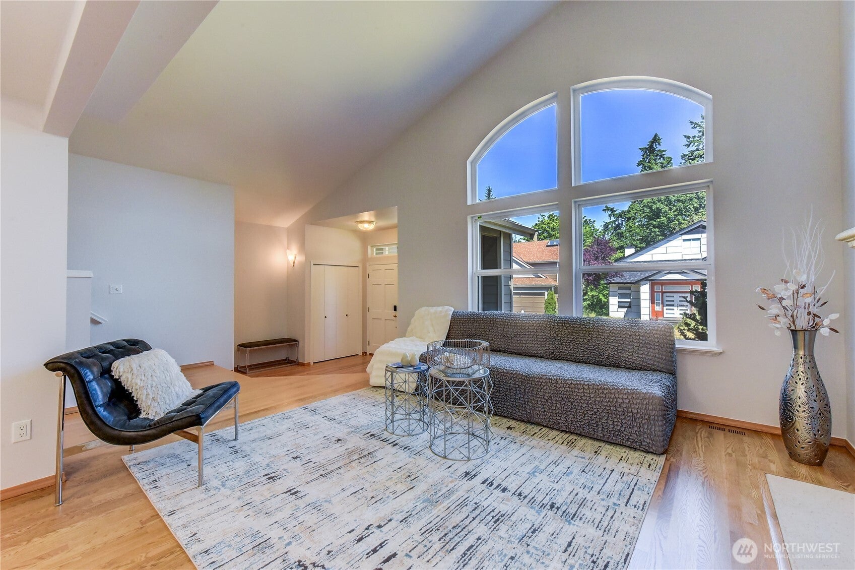 Kenmore, Washington, 98028, United States, 4 Bedrooms Bedrooms, ,3 BathroomsBathrooms,Residential,Pending,1824038