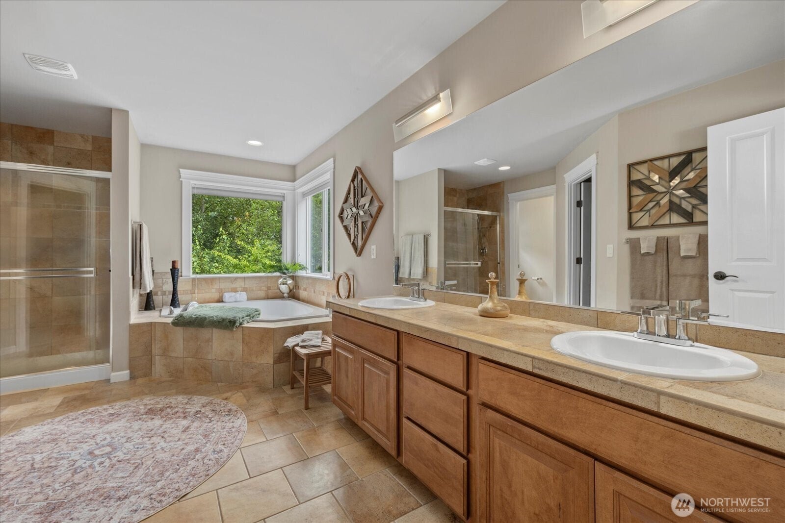 Newcastle, Washington, 98056, United States, 4 Bedrooms Bedrooms, ,3 BathroomsBathrooms,Residential,Active,1850683