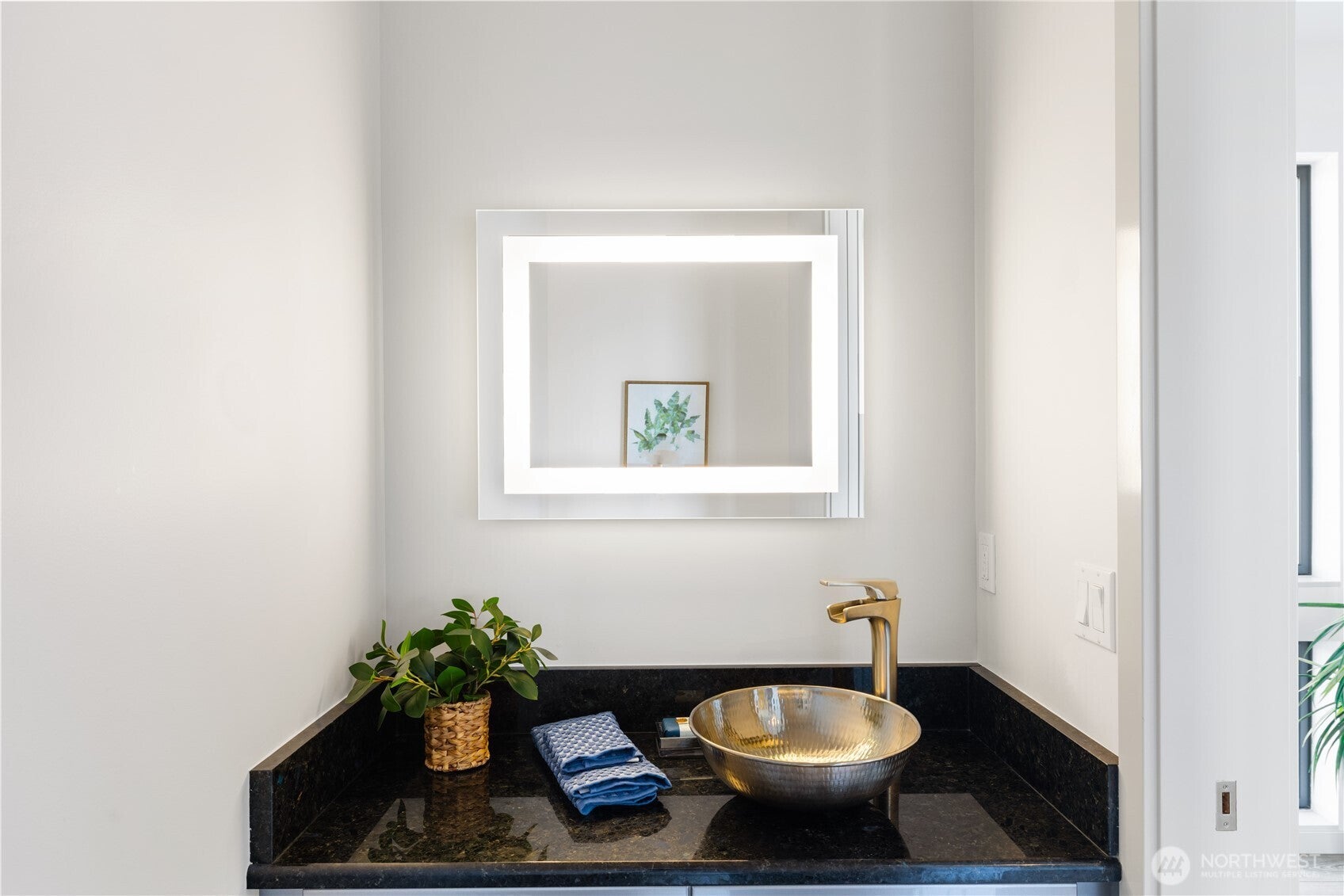 Anacortes, Washington, 98221, United States, 3 Bedrooms Bedrooms, ,3 BathroomsBathrooms,Residential,Active,1968386