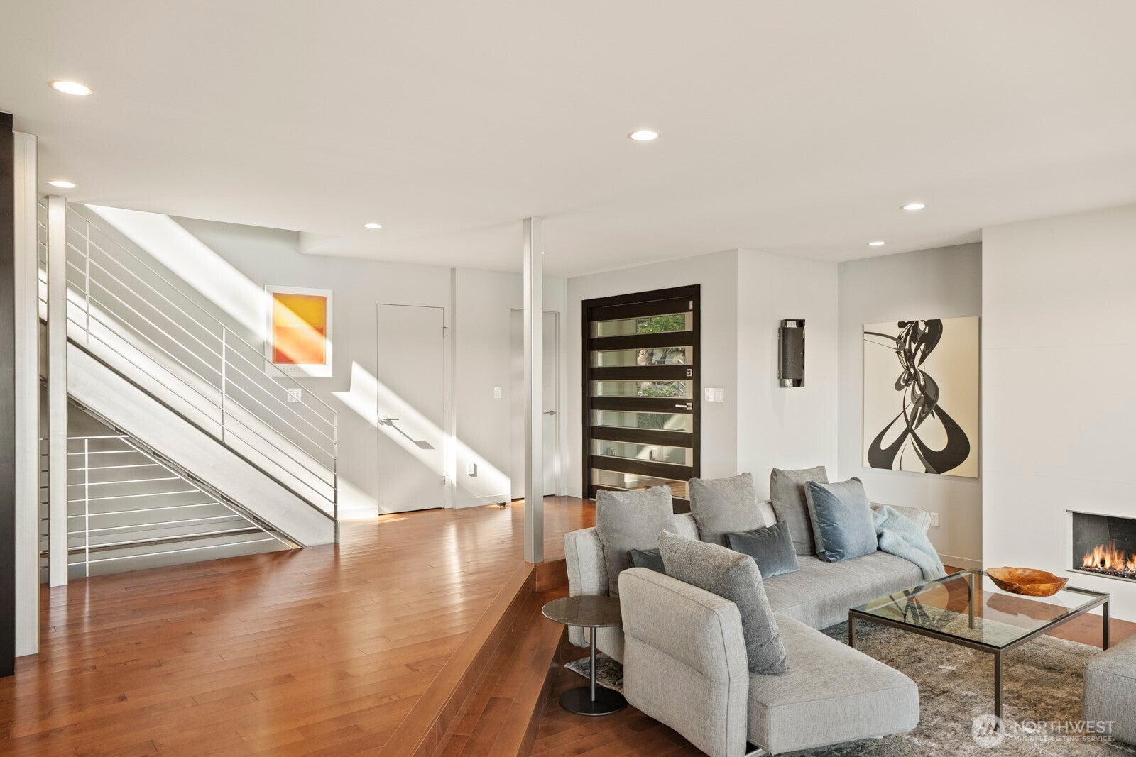 Bellevue, Washington, 98008, United States, 4 Bedrooms Bedrooms, ,5 BathroomsBathrooms,Residential,Active,1960111