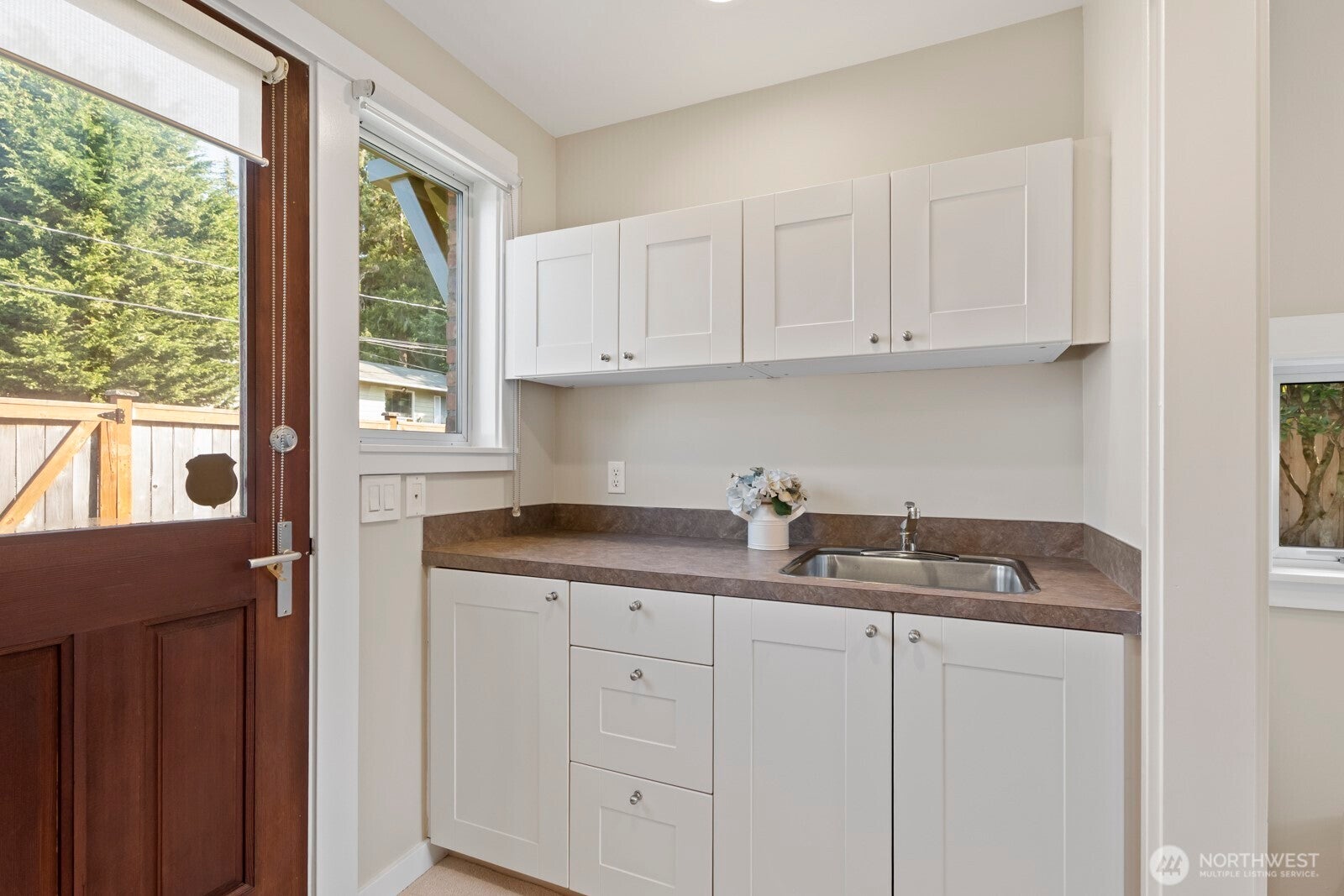 Seattle, Washington, 98136, United States, 4 Bedrooms Bedrooms, ,4 BathroomsBathrooms,Residential,Active,1945253