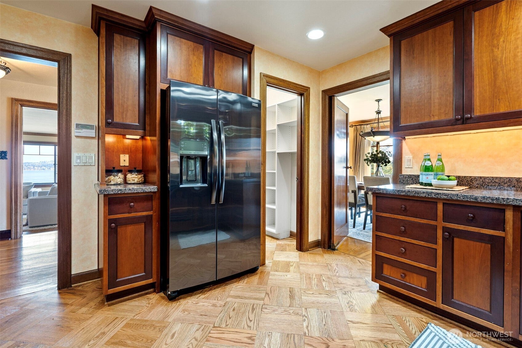 Tacoma, Washington, 98406, United States, 4 Bedrooms Bedrooms, ,4 BathroomsBathrooms,Residential,Active,1952076