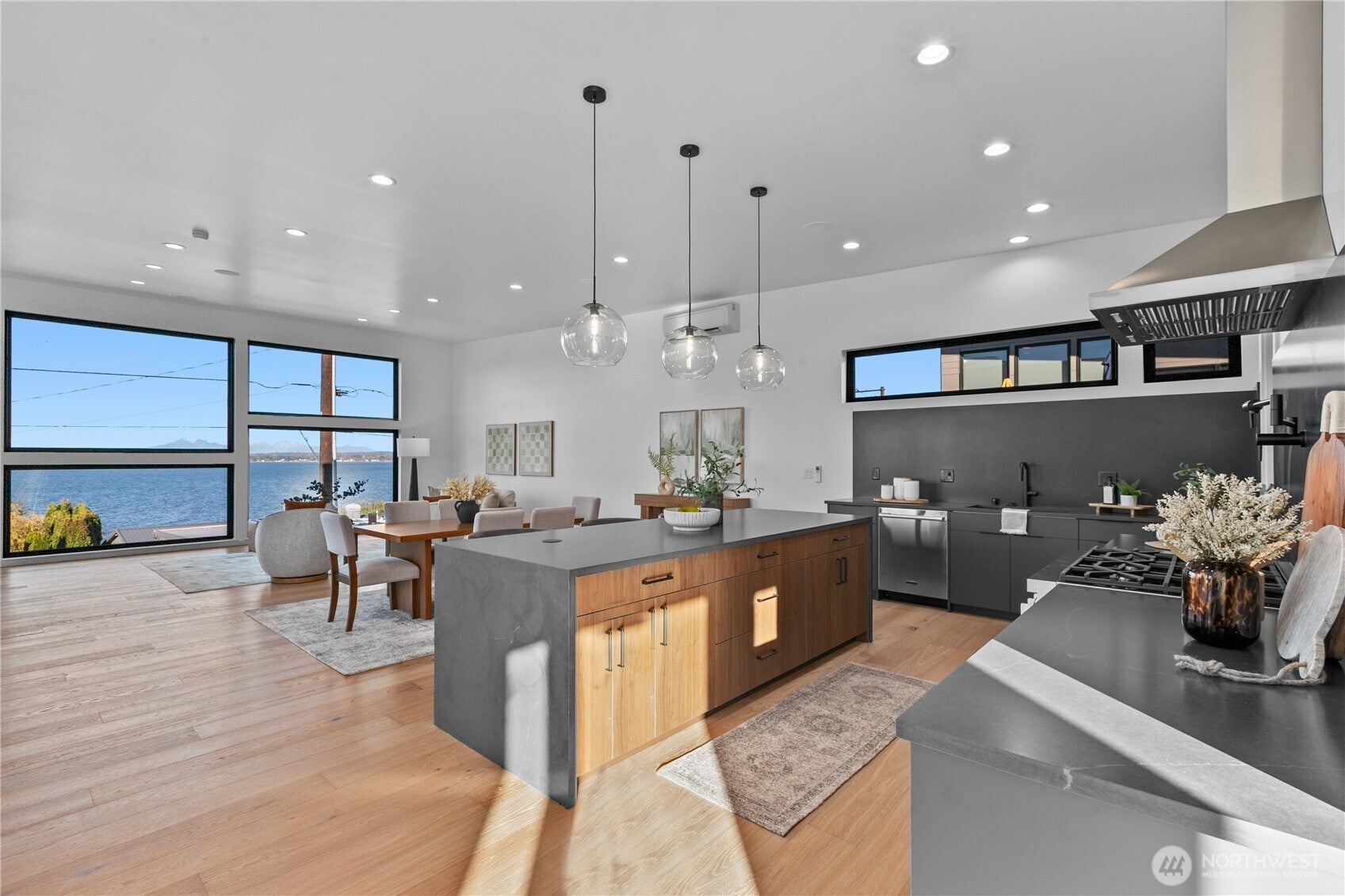 Blaine, Washington, 98230, United States, 3 Bedrooms Bedrooms, ,5 BathroomsBathrooms,Residential,Active,1986880