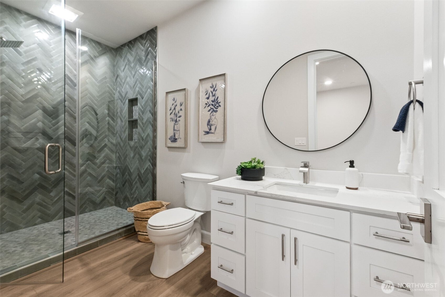 Maple Valley, Washington, 98038, United States, 4 Bedrooms Bedrooms, ,4 BathroomsBathrooms,Residential,Active,1965803