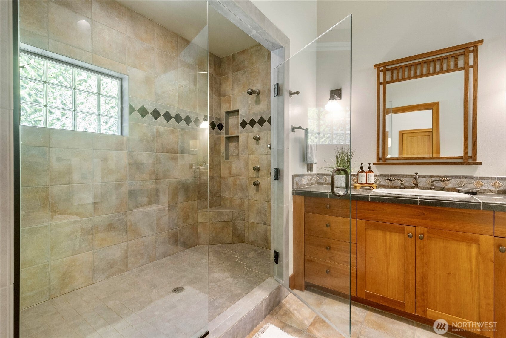 Carnation, Washington, 98014, United States, 3 Bedrooms Bedrooms, ,4 BathroomsBathrooms,Residential,Active,1945355