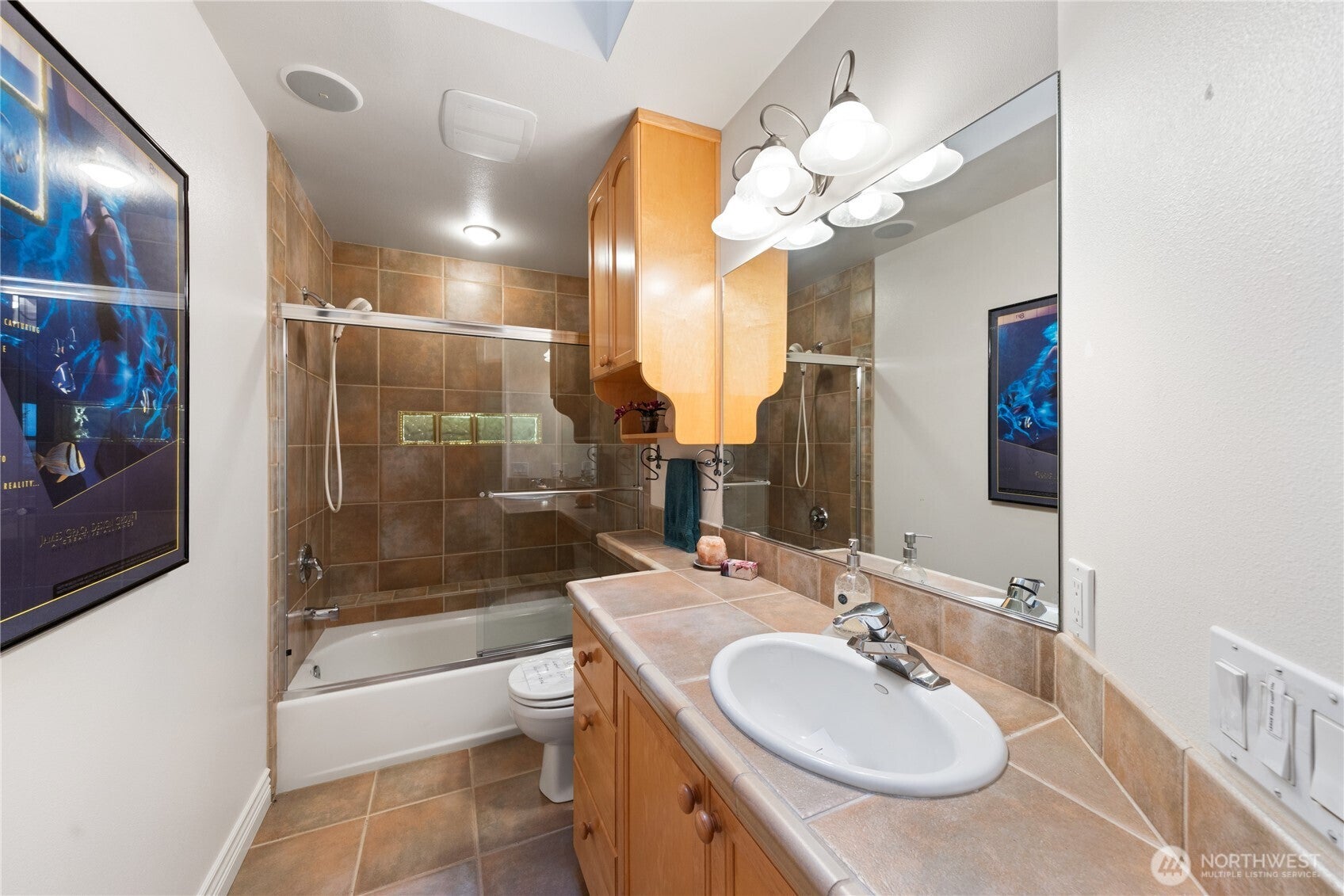 Oak Harbor, Washington, 98277, United States, 3 Bedrooms Bedrooms, ,2 BathroomsBathrooms,Residential,Active,2017073