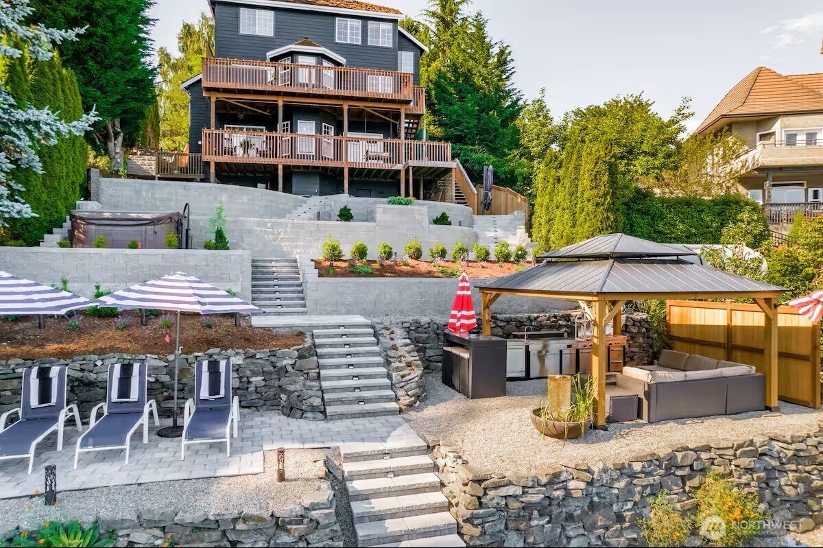 Lakewood, Washington, 98498, United States, 4 Bedrooms Bedrooms, ,4 BathroomsBathrooms,Residential,Active,1988477