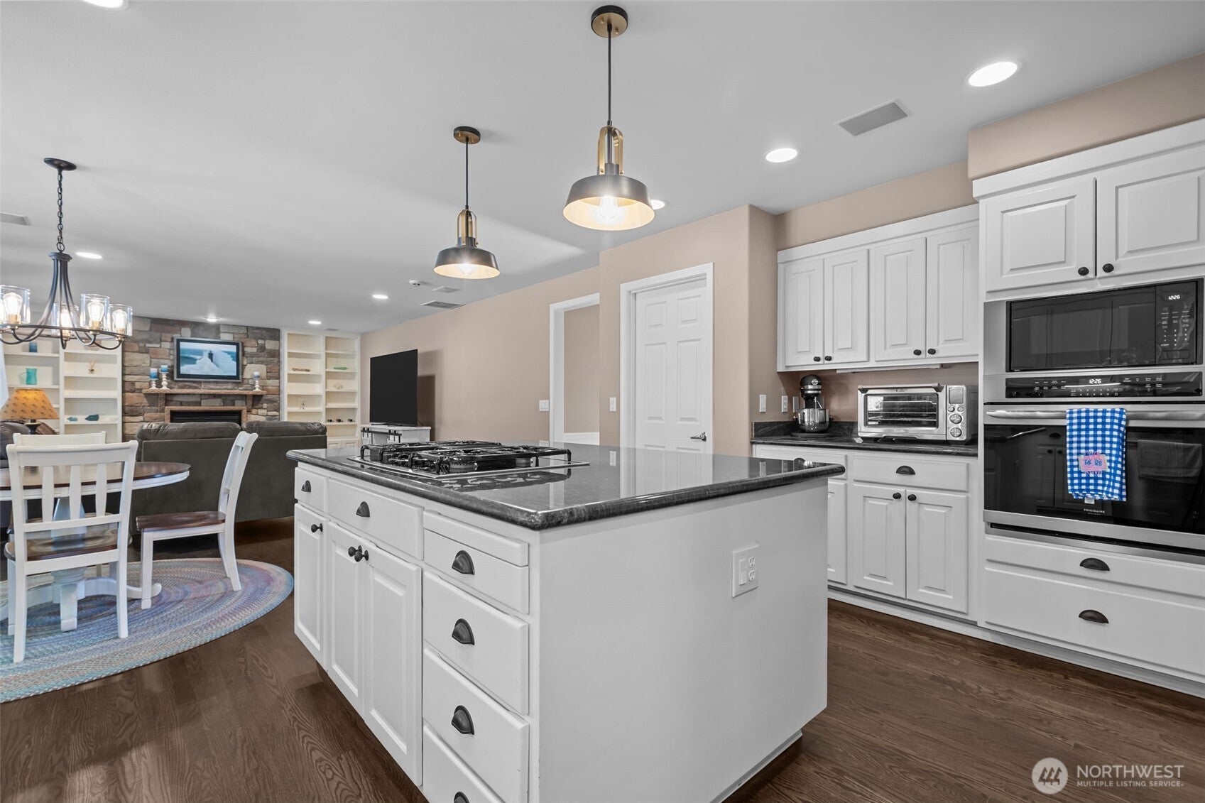 Snohomish, Washington, 98290, United States, 4 Bedrooms Bedrooms, ,3 BathroomsBathrooms,Residential,Active,1960119