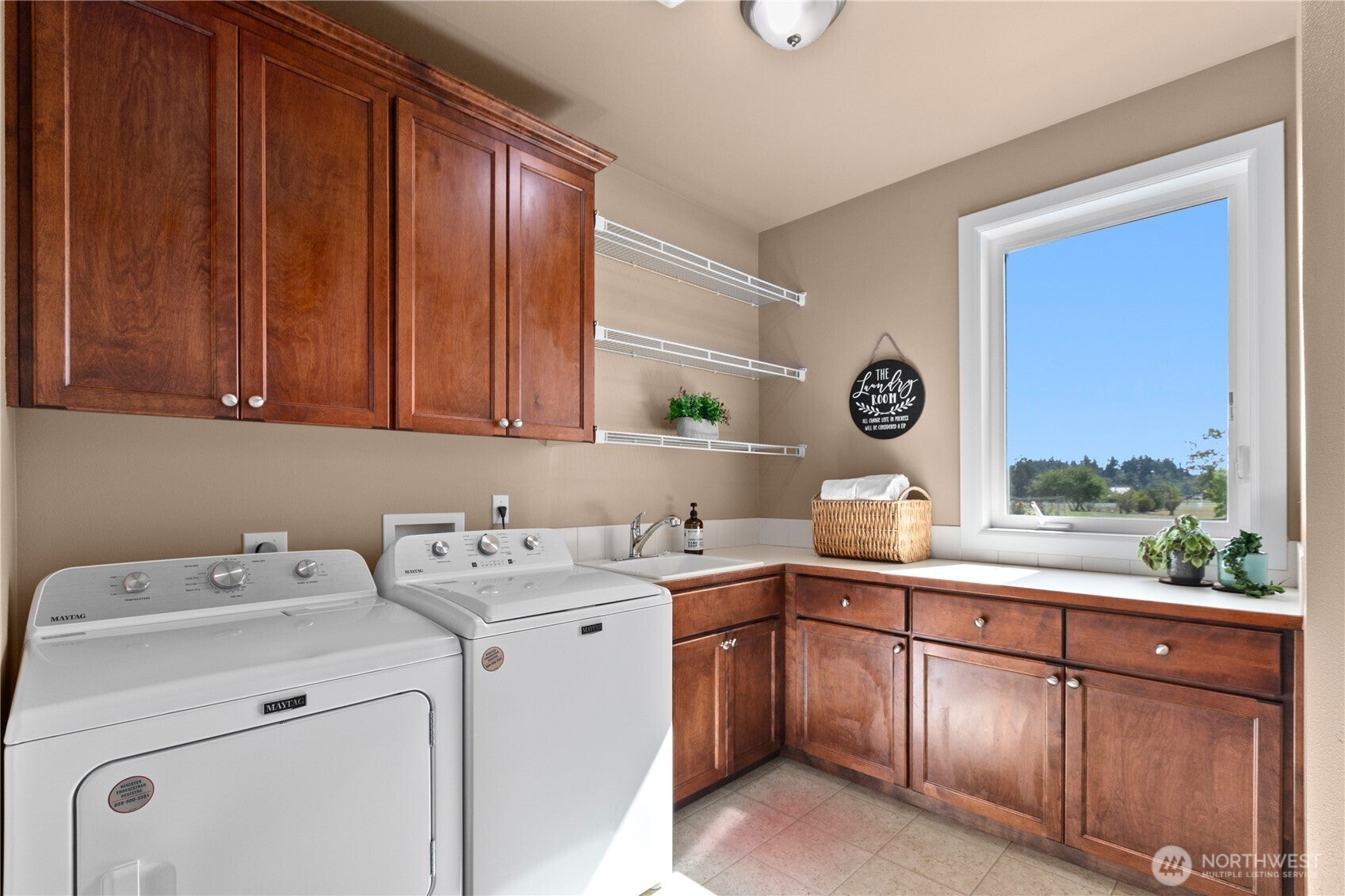 Burlington, Washington, 98233, United States, 4 Bedrooms Bedrooms, ,3 BathroomsBathrooms,Residential,Active,1944052
