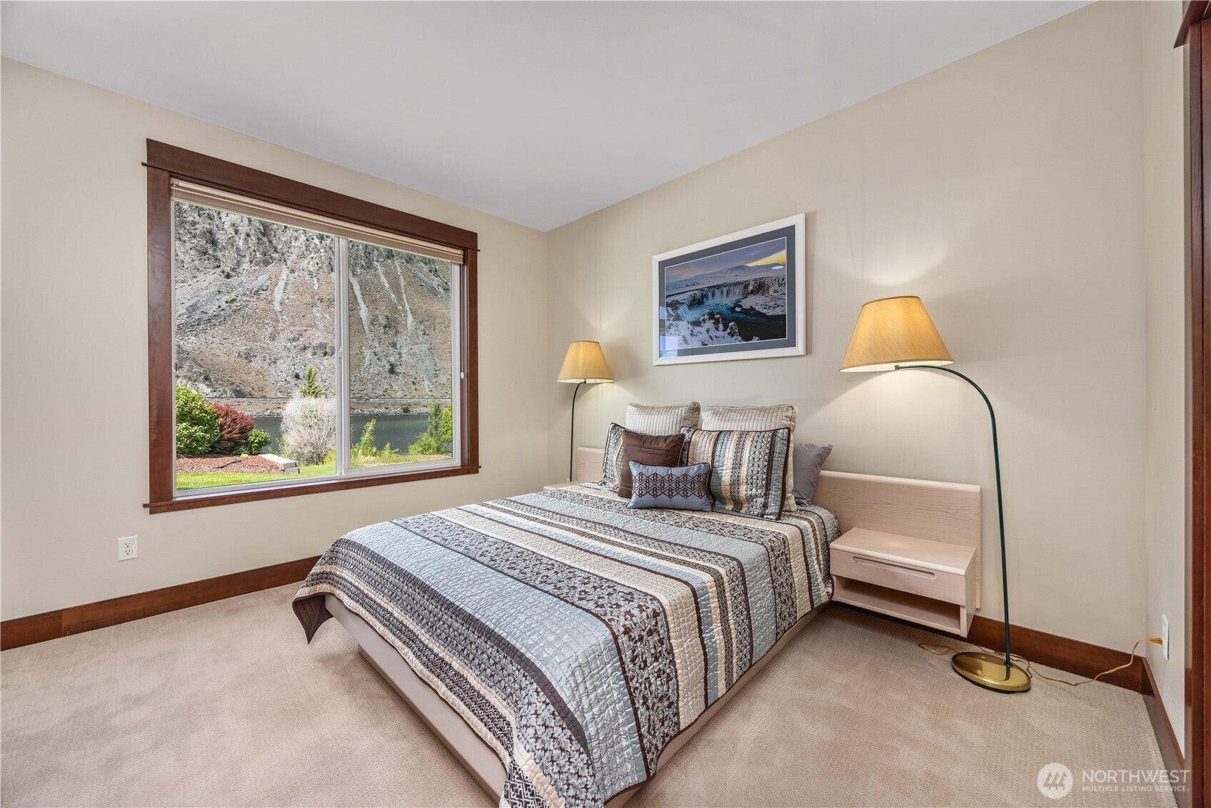 Orondo, Washington, 98843, United States, 3 Bedrooms Bedrooms, ,4 BathroomsBathrooms,Residential,Active,1823970