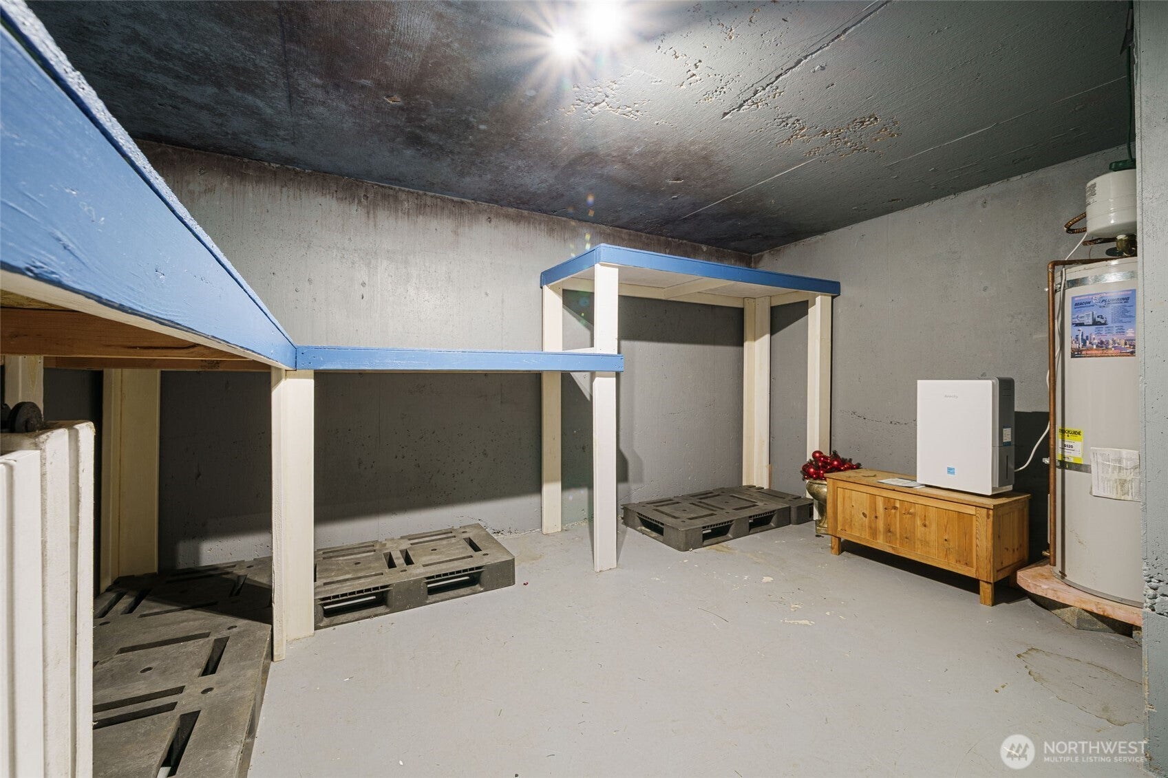 Lynnwood, Washington, 98087, United States, 3 Bedrooms Bedrooms, ,3 BathroomsBathrooms,Residential,Active,1987204