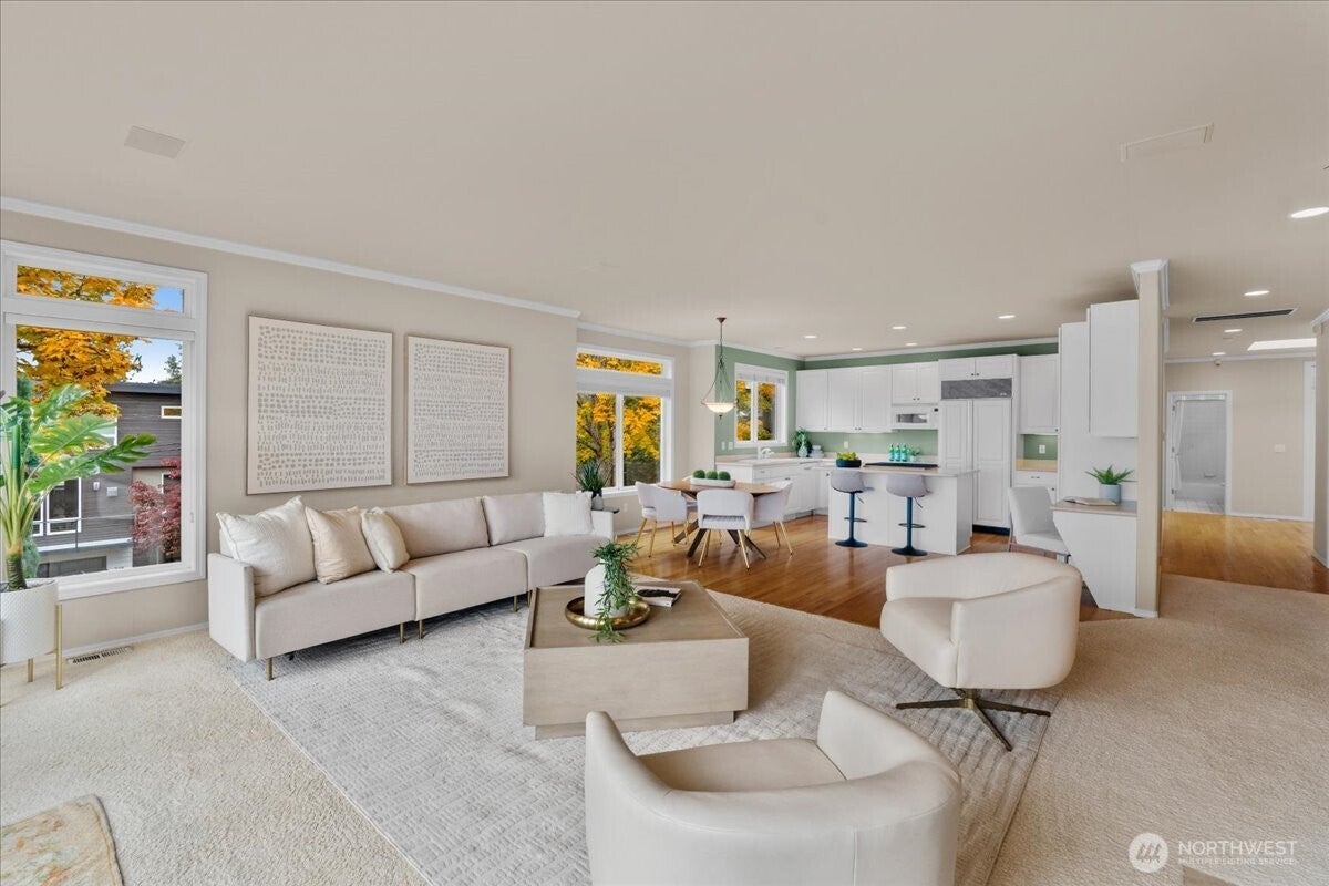 Kirkland, Washington, 98033, United States, 3 Bedrooms Bedrooms, ,2 BathroomsBathrooms,Residential,Active,1968423